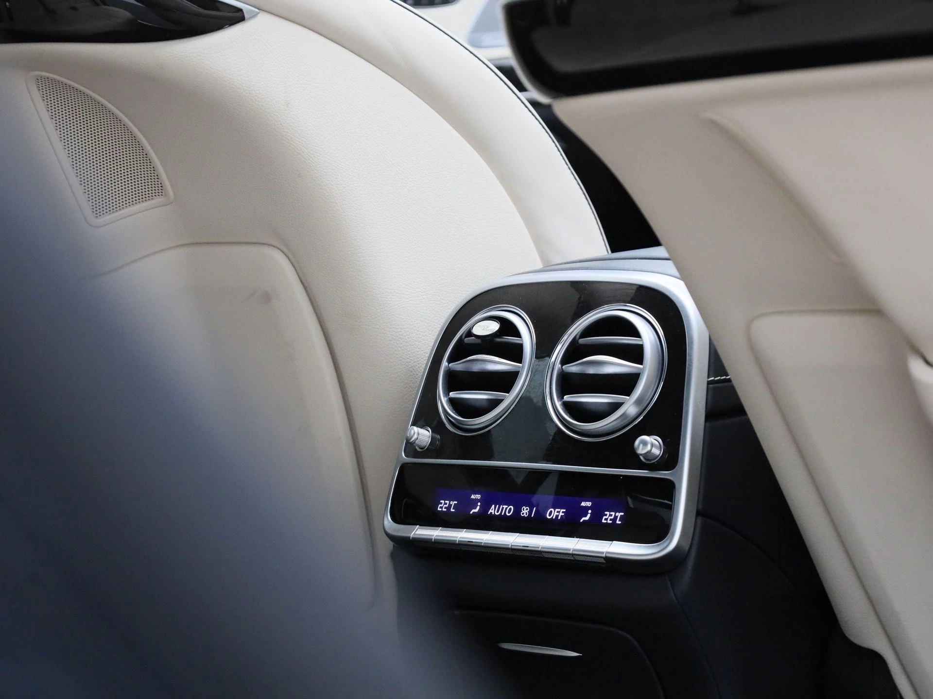 Mercedes-Benz-S-Klasse-image-63