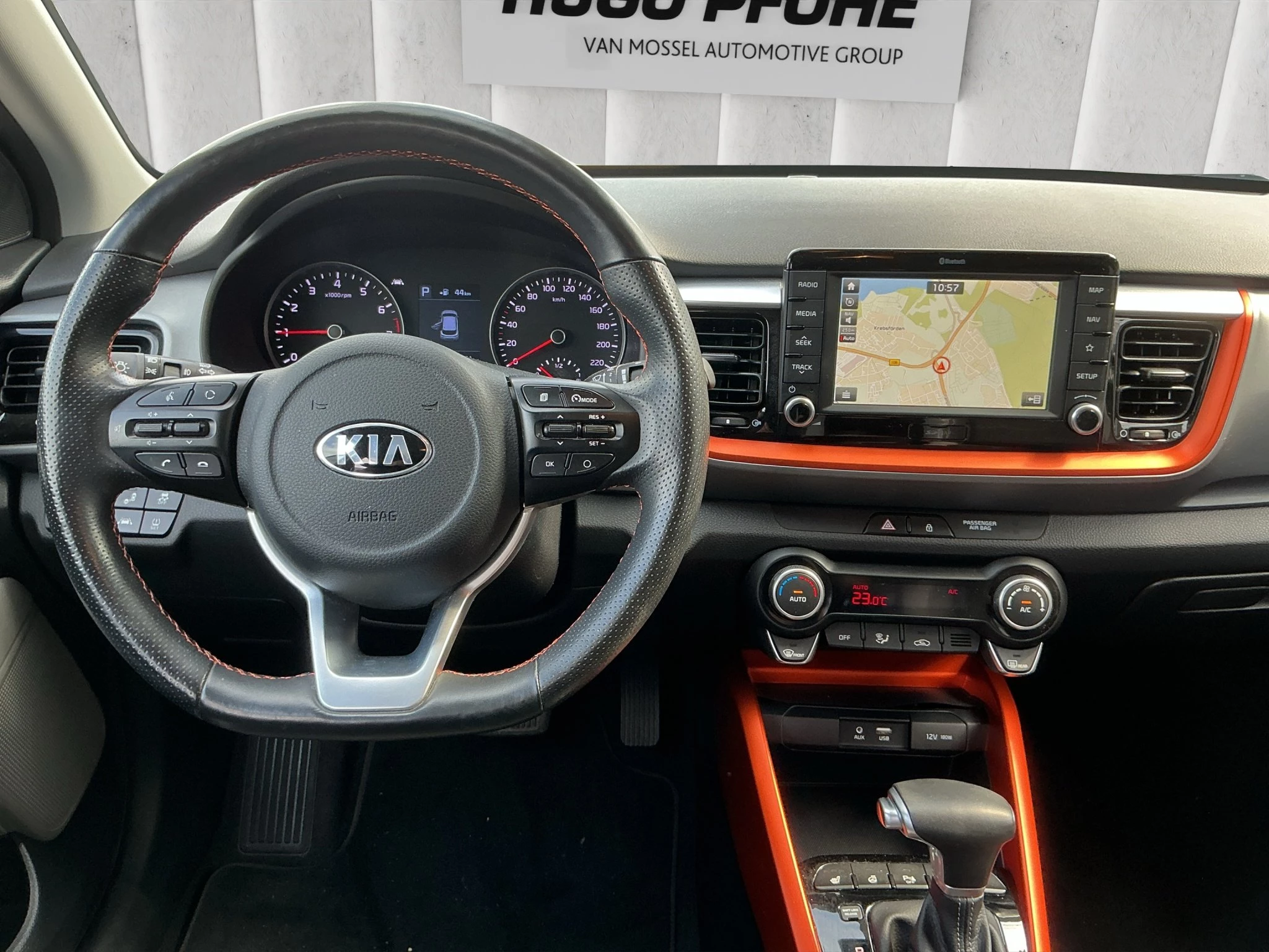 Kia Stonic | Spirit | Automatik | LED | SHZ | LRHZ | NAVI | AHK