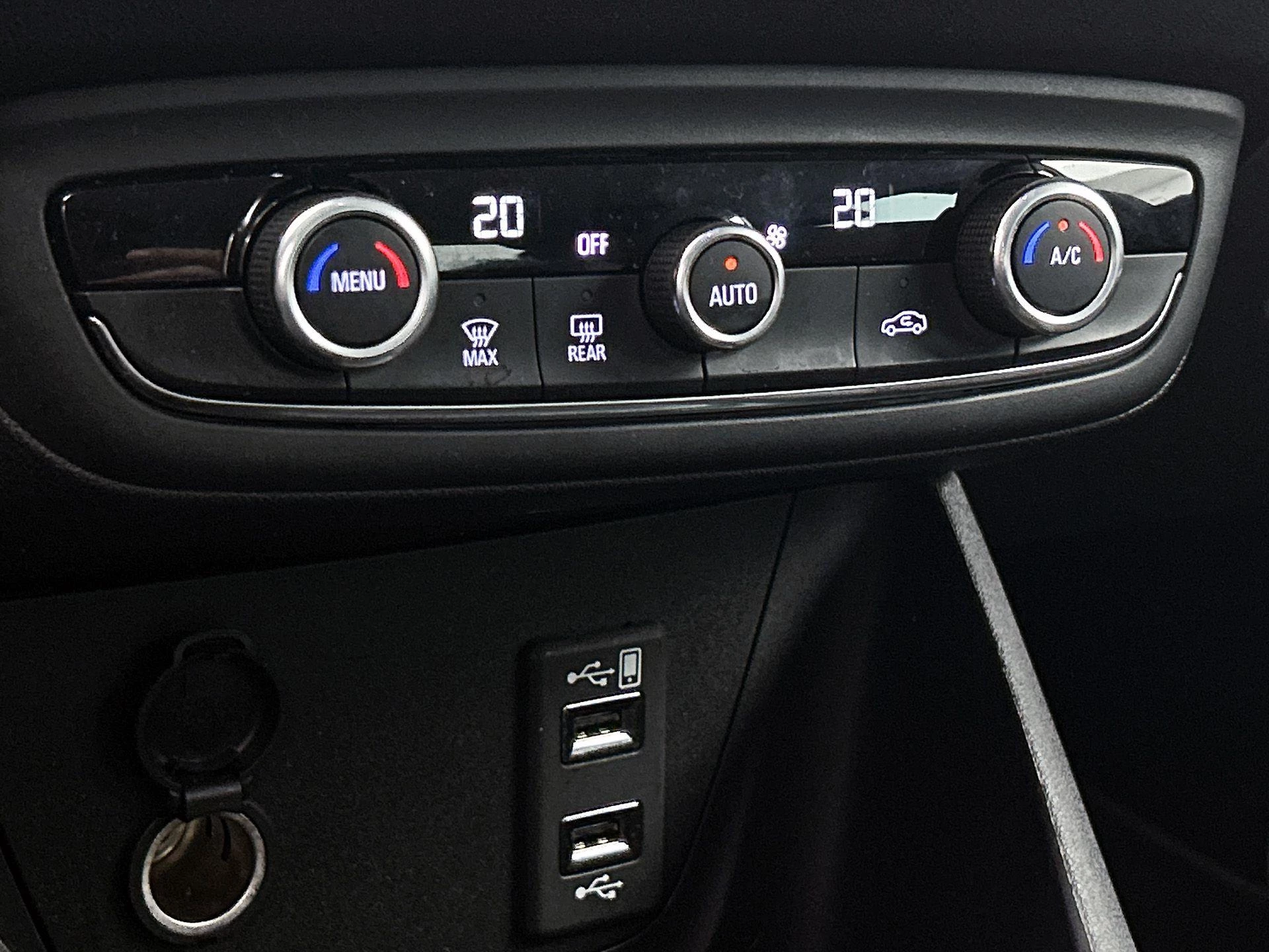 Opel-Crossland X-image-18