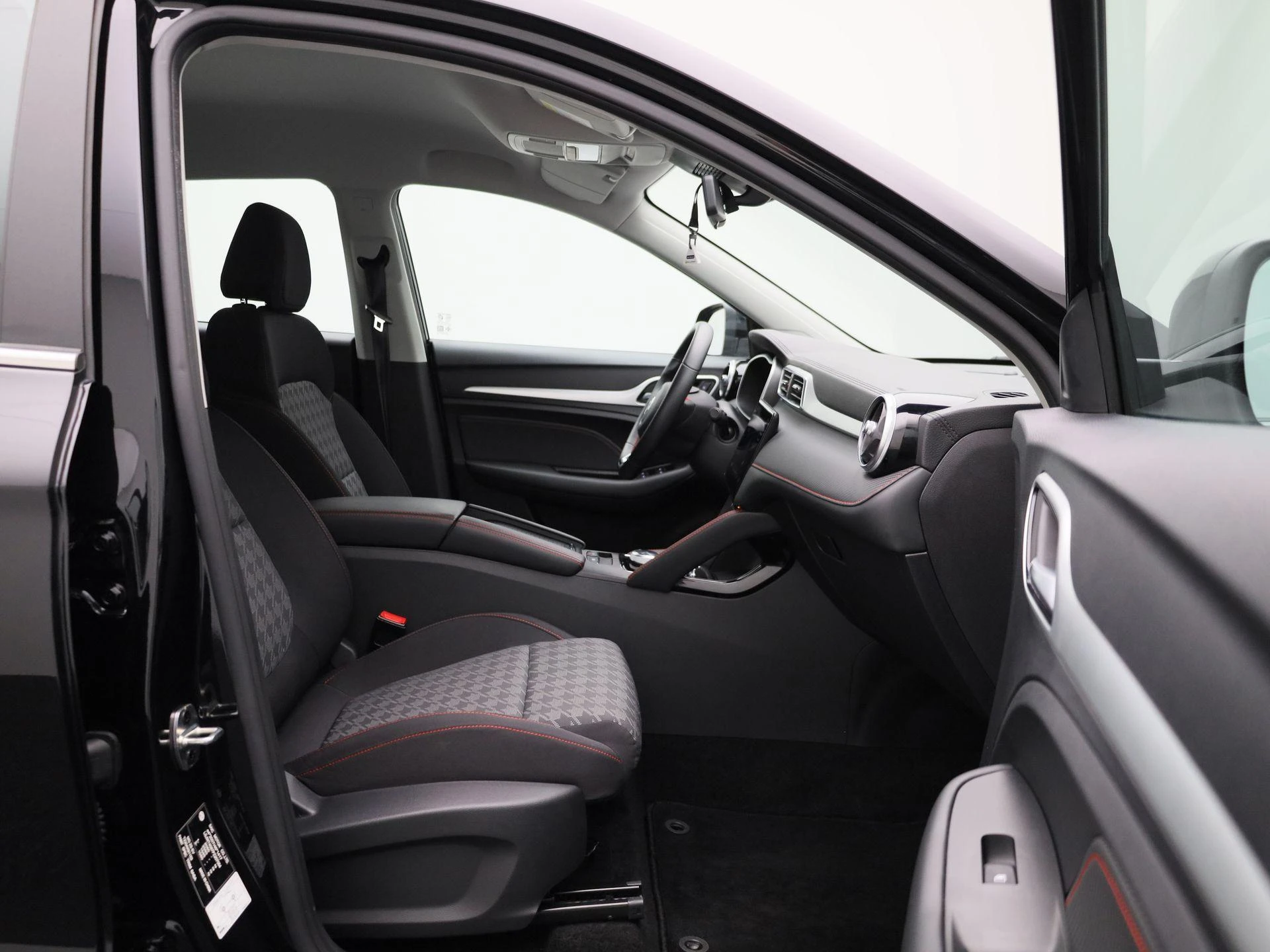MG-ZS-image-35