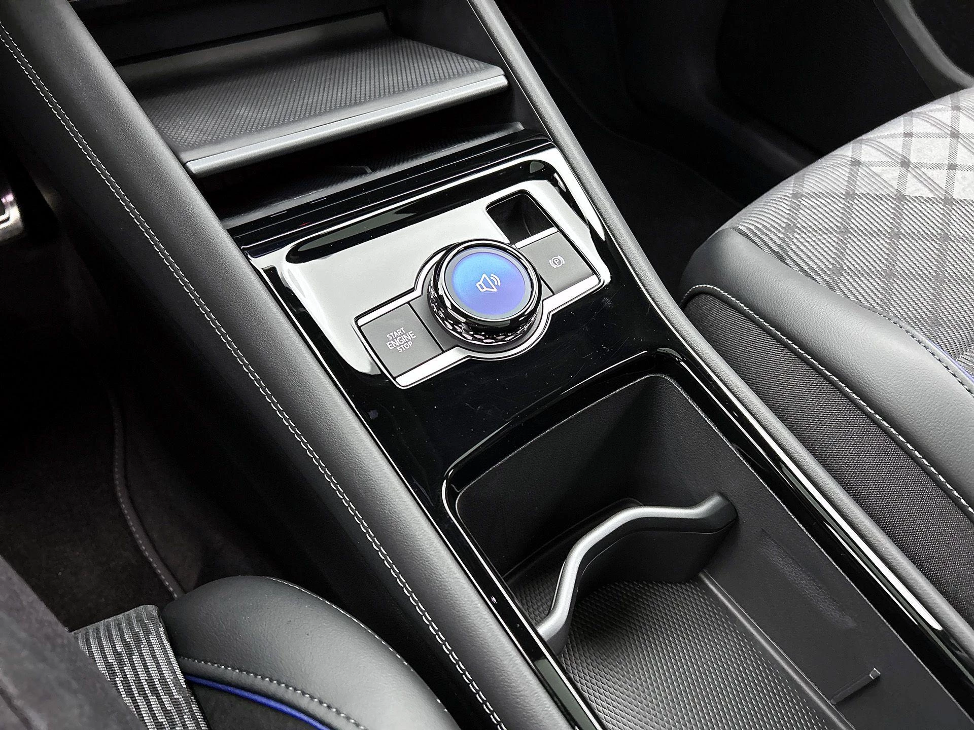 Volkswagen Tayron 1.5 eHybrid R-Line Edition