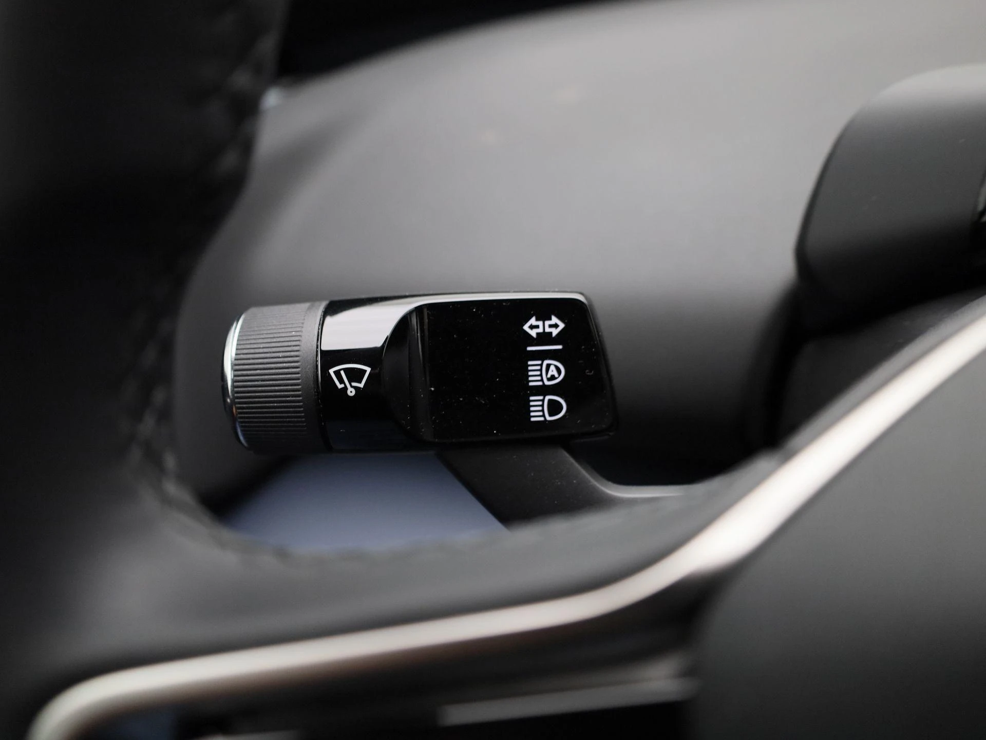 Volvo-EX30-image-24