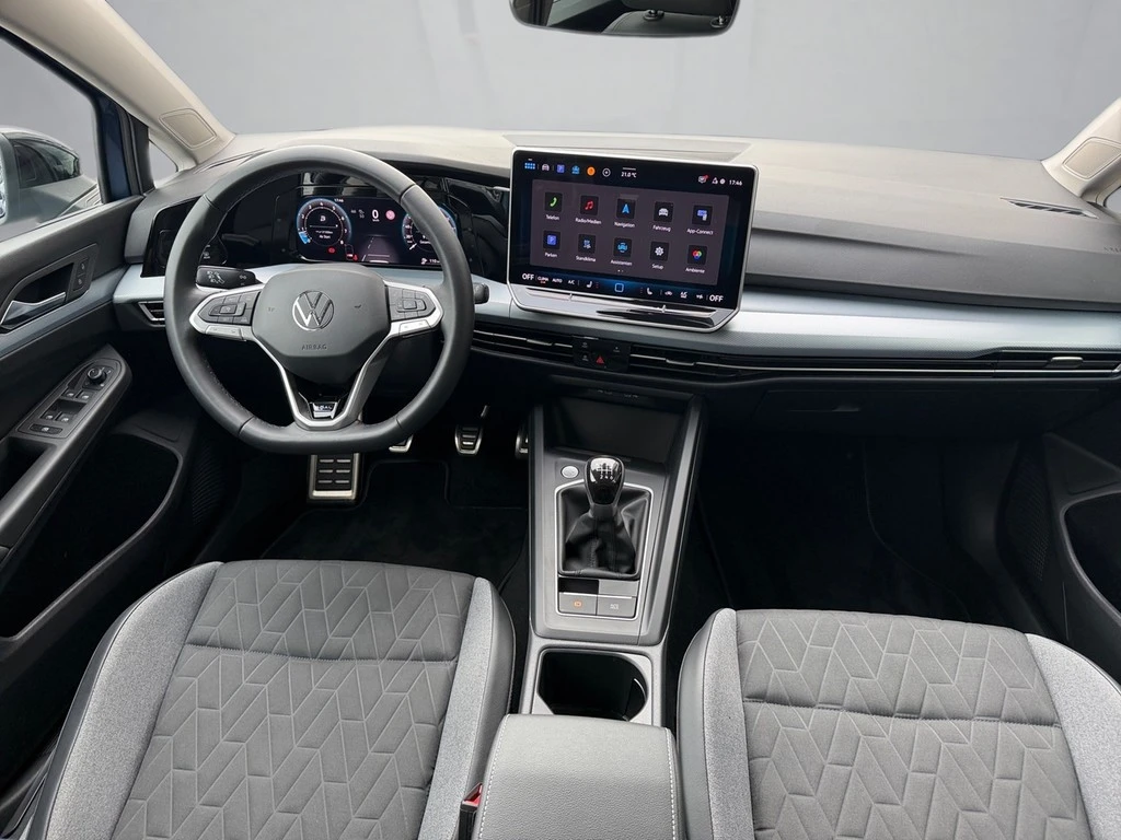 Volkswagen-Golf-image-7