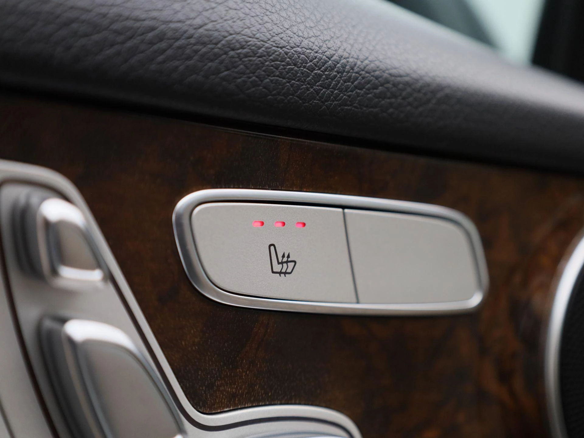 Mercedes-Benz-GLC-image-38