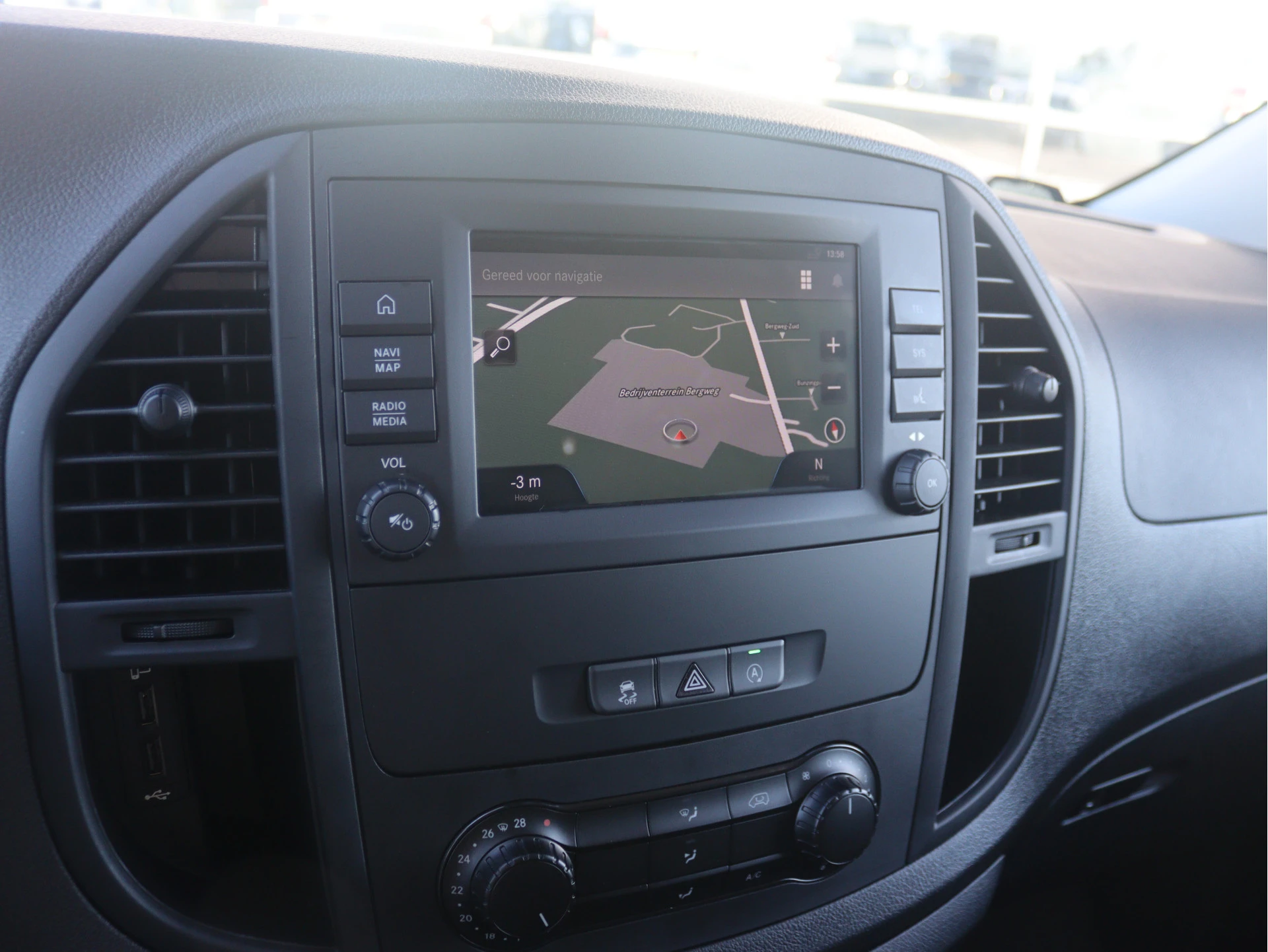 Mercedes-Benz-Vito-image-9
