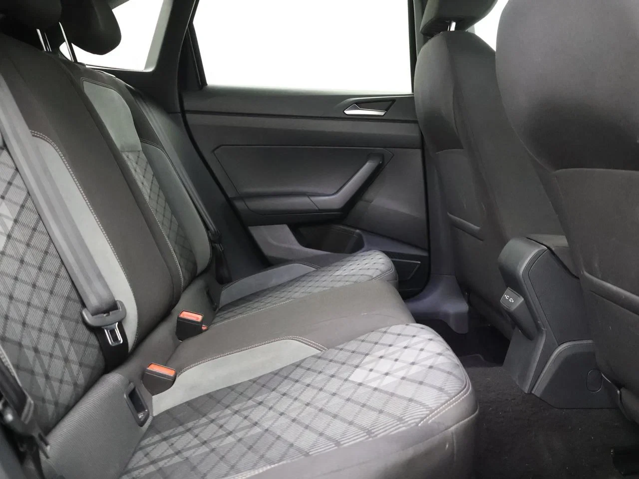 Volkswagen-Taigo-image-6