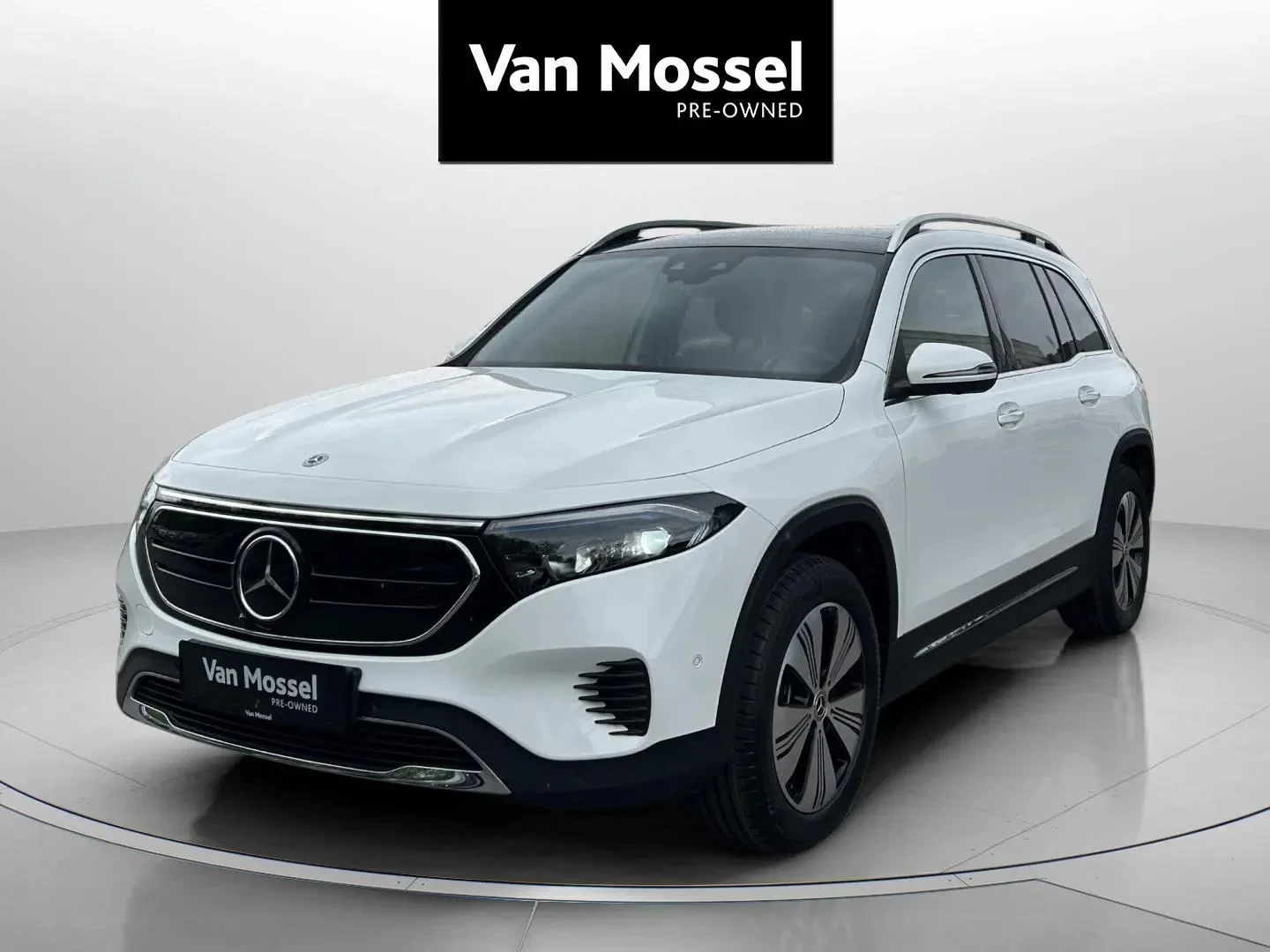 Mercedes-Benz-EQB-image-0