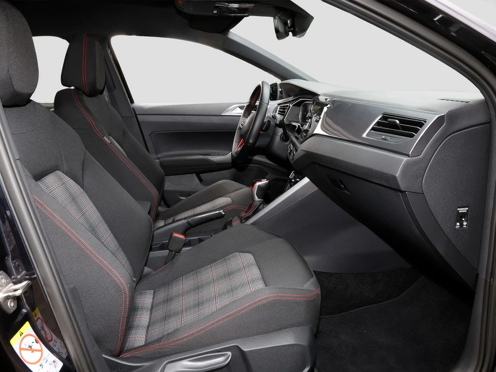 Volkswagen-Polo-image-6