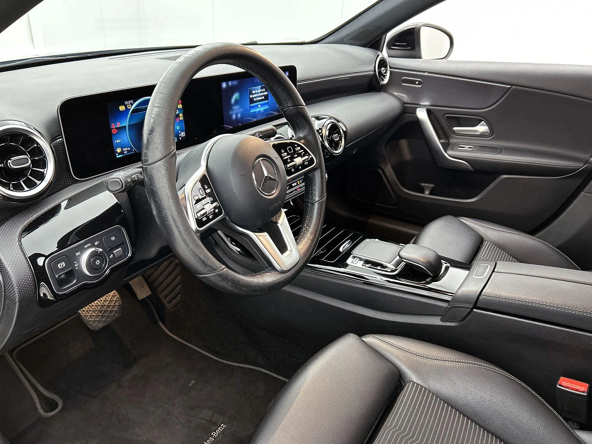 Mercedes-Benz-A-Klasse-image-21