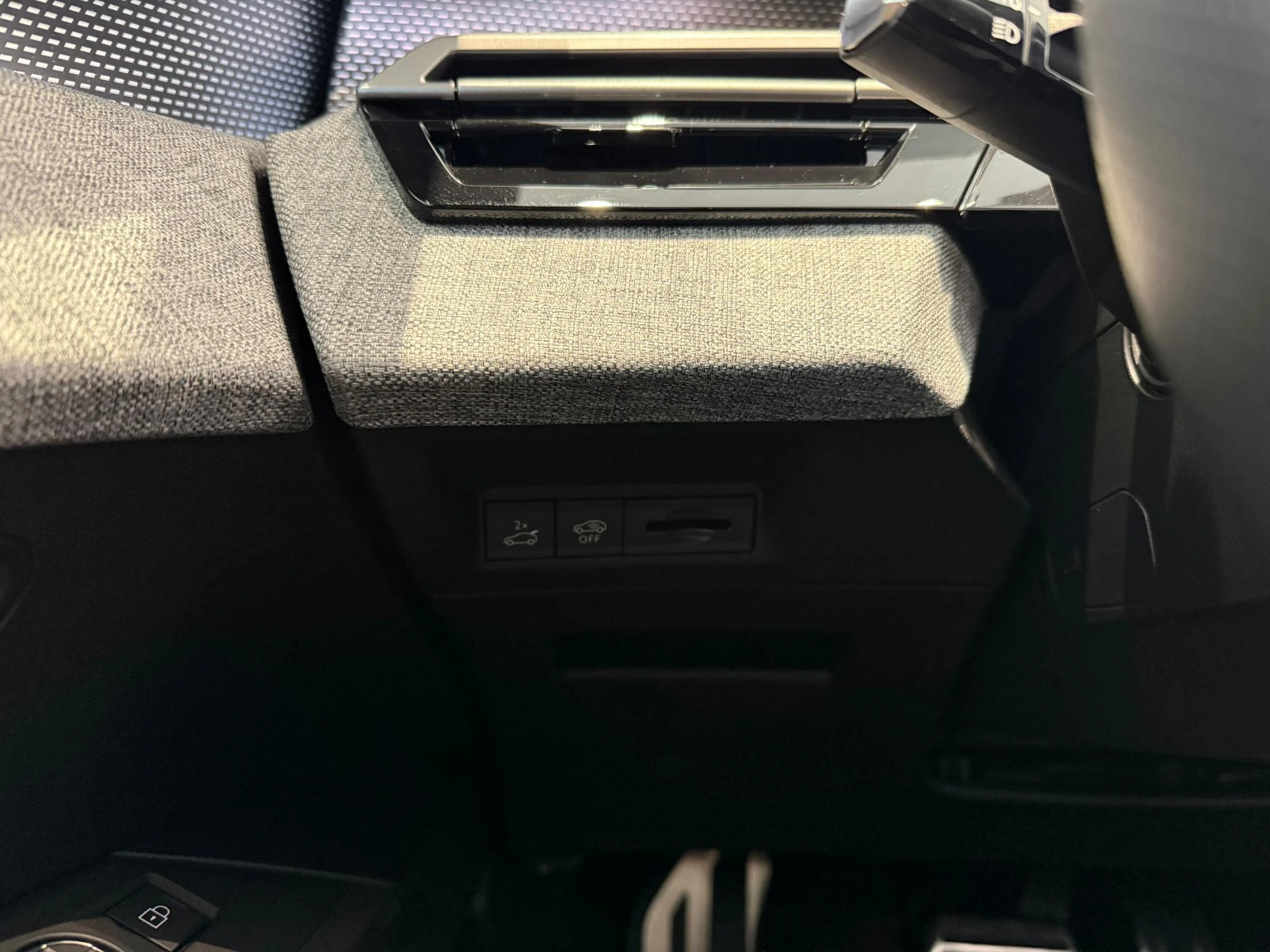 Peugeot-e-3008-image-24