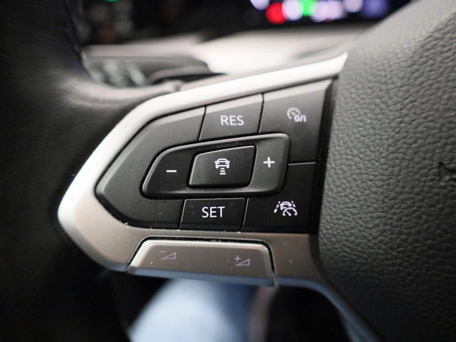 Volkswagen-Golf-image-18