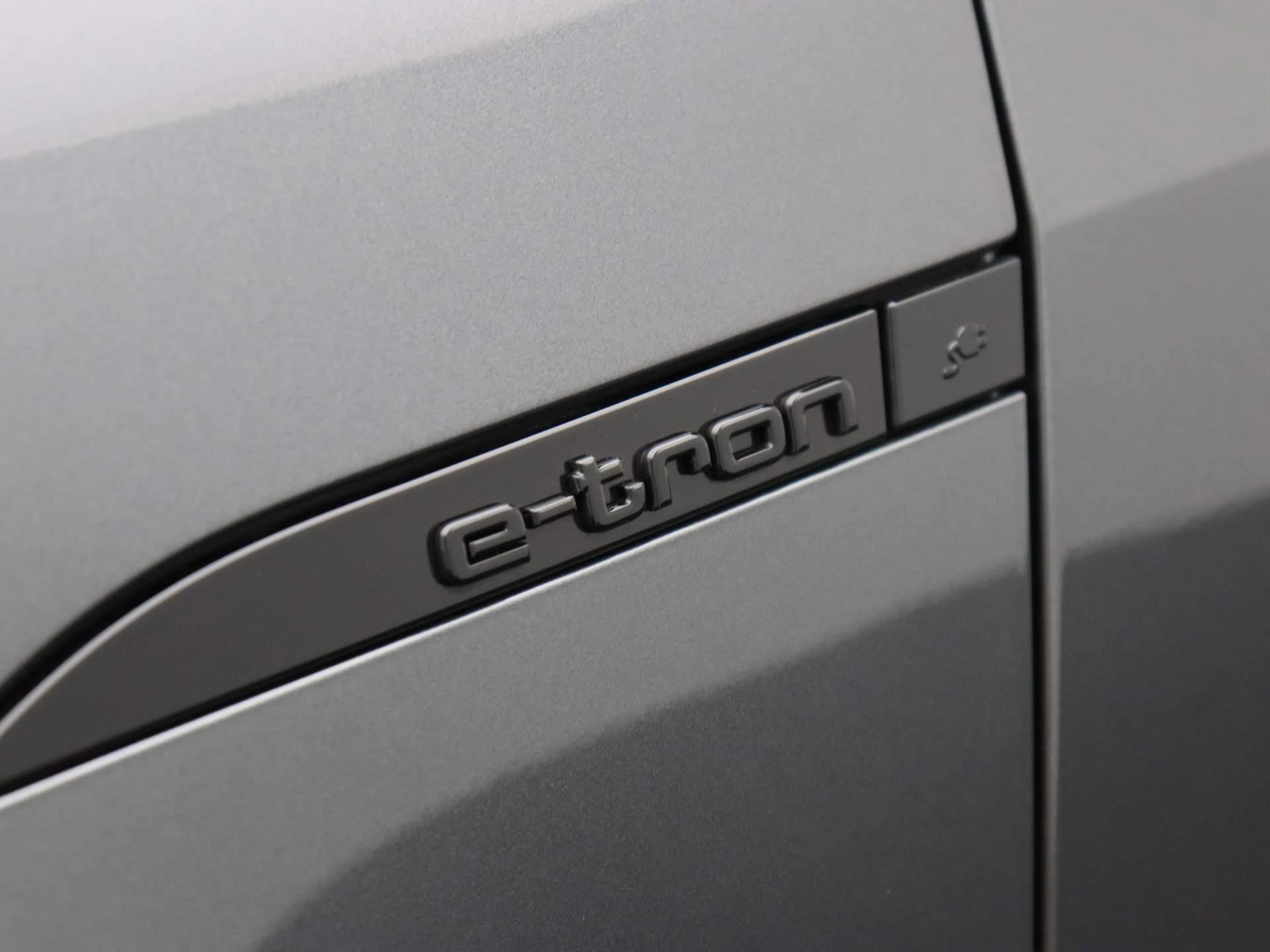 Audi-Q8 e-tron-image-7