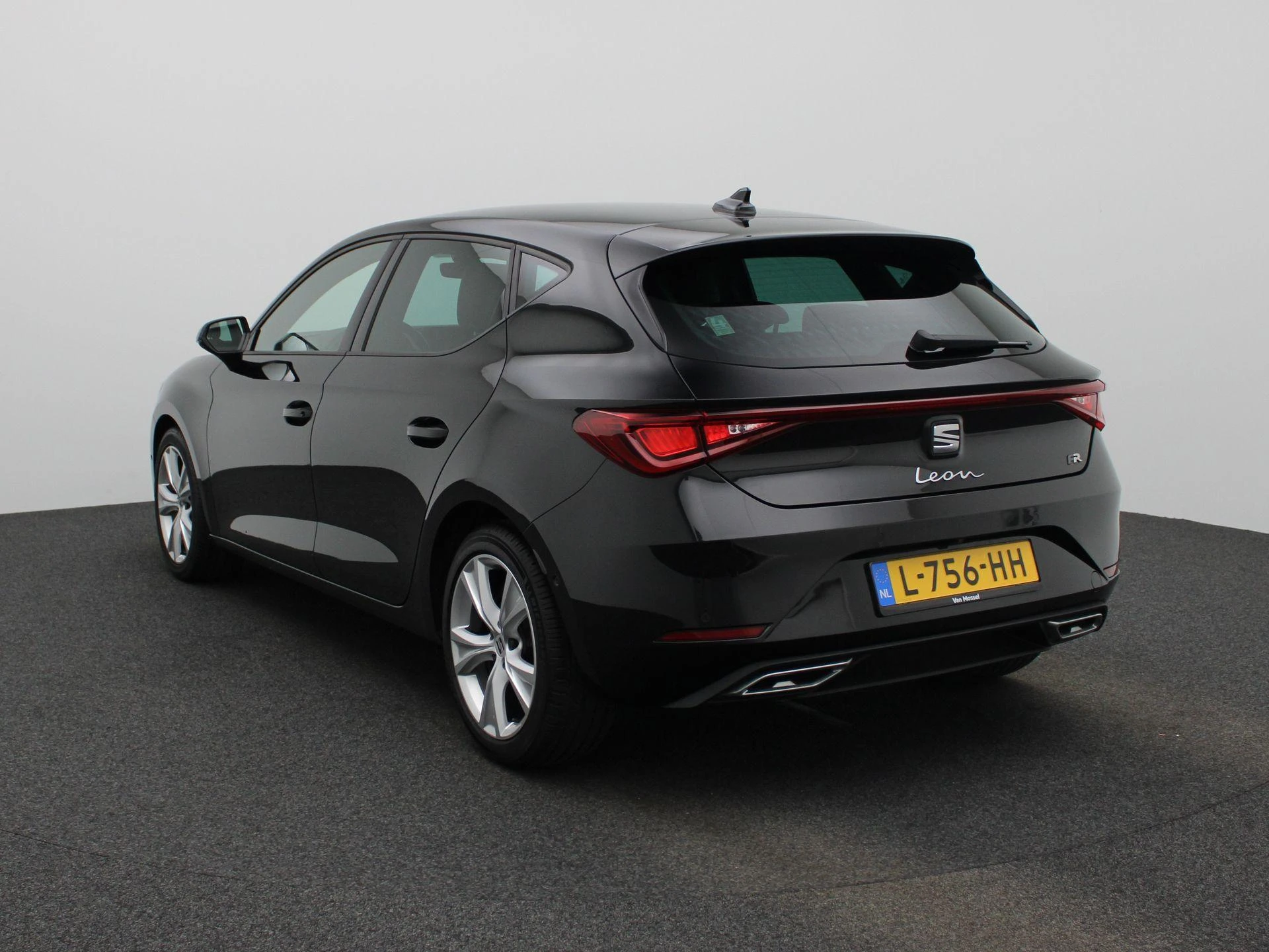SEAT-Leon-image-1