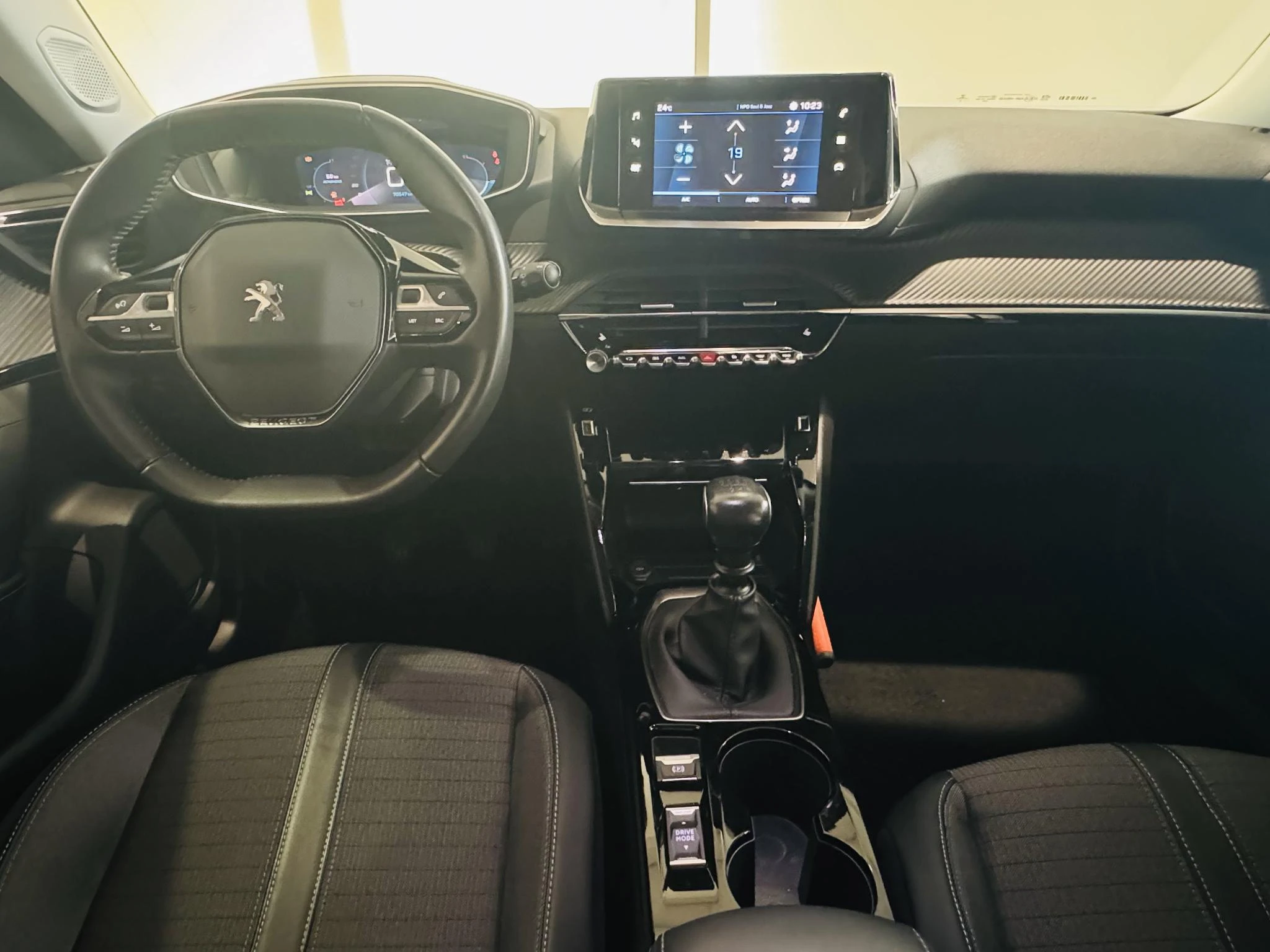 Peugeot-2008-image-23