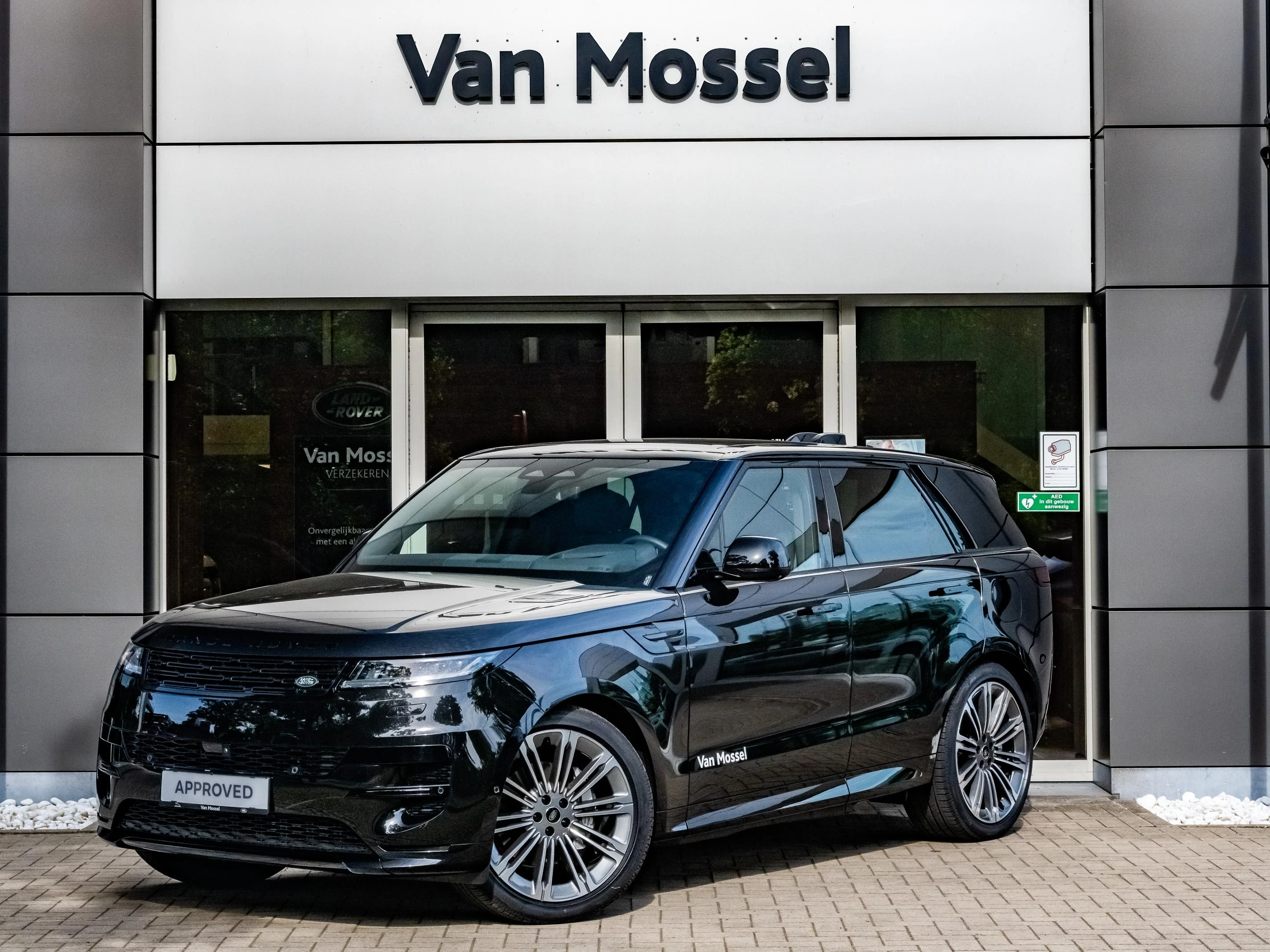 Land Rover-Range Rover Sport-image-0