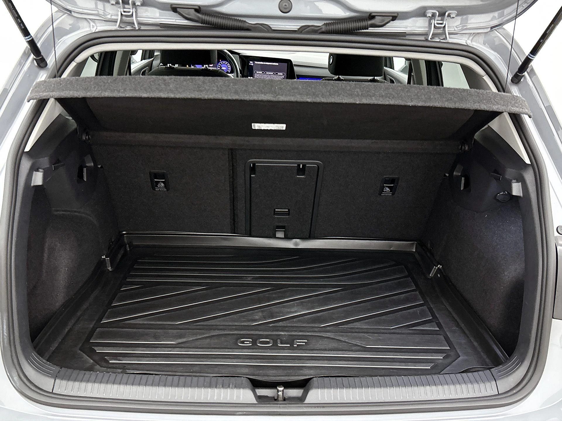 Volkswagen-Golf-image-14