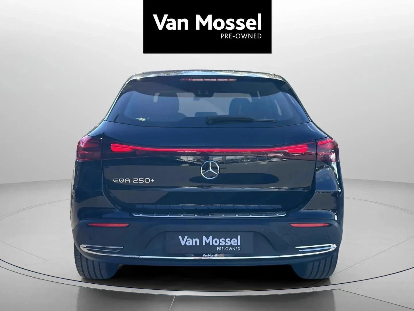 Mercedes-Benz-EQA-image-5