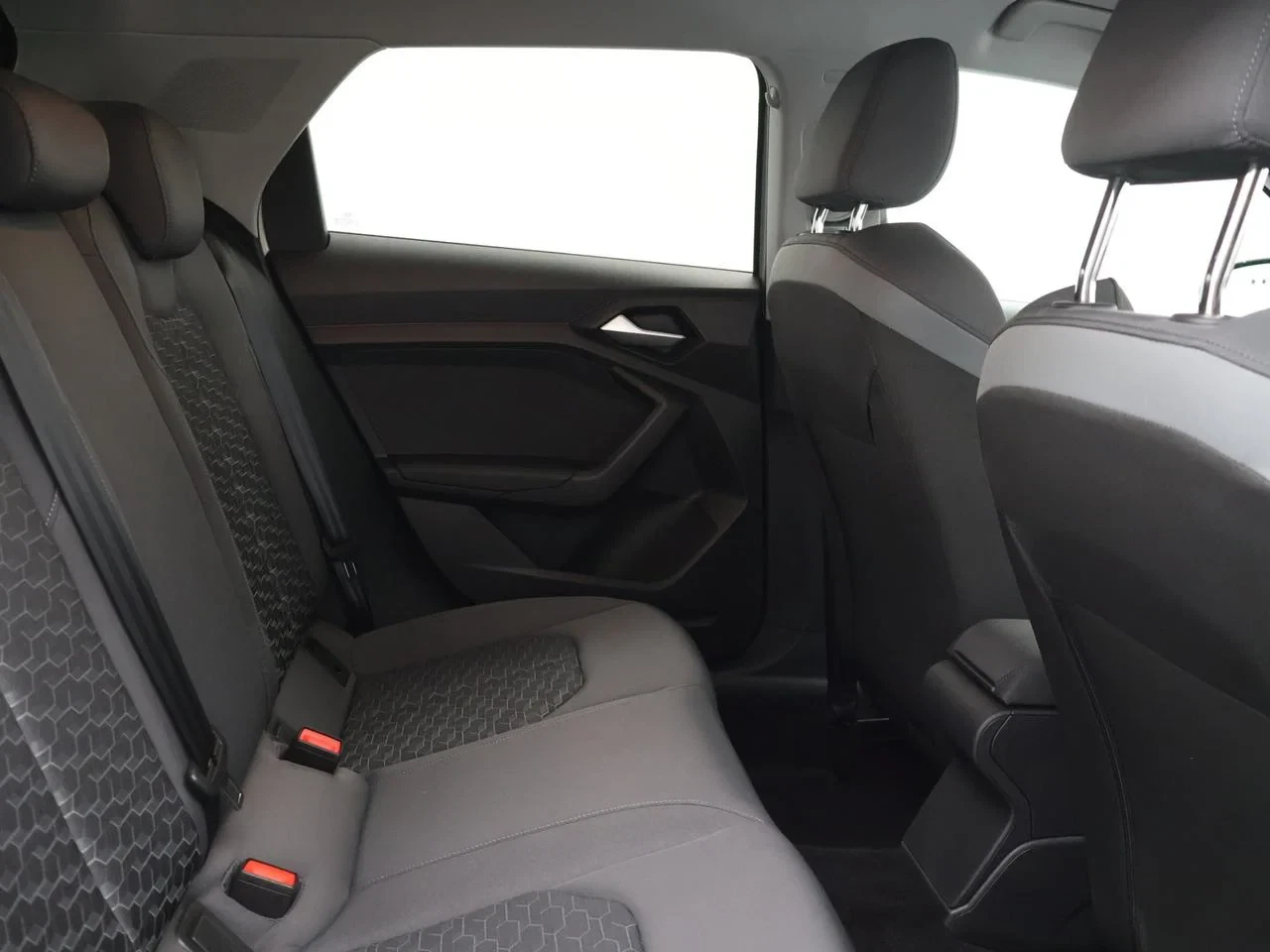 Audi A1 Sportback A1 Sportback 25TFSI S LINE 95PK *AUTOMAAT*CAMERA*VIRTUAL COCKPIT*PDC*ACC*KEYLESS GO*APP-CONNECT*ZETELVERWARMING*...*