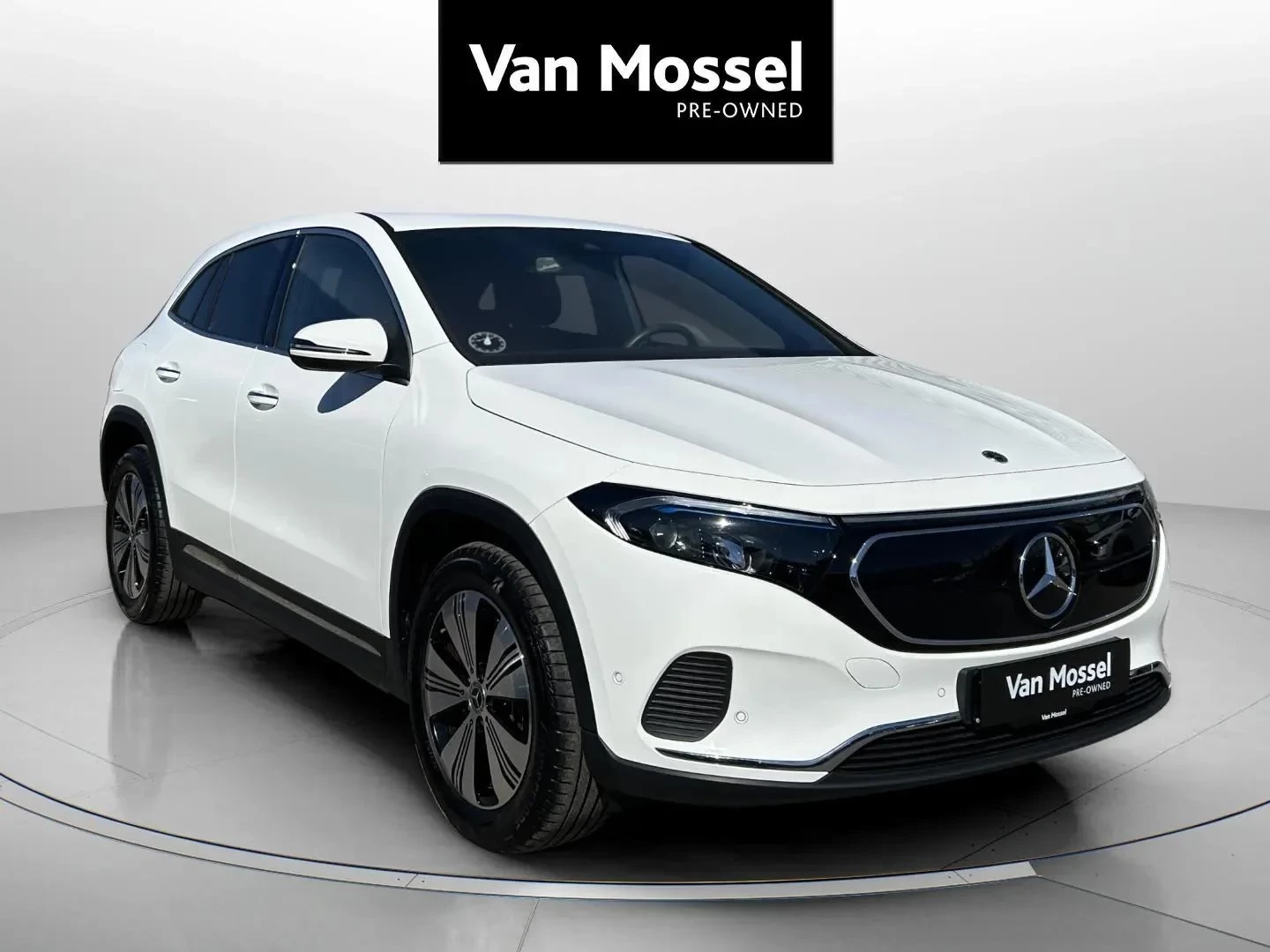 Mercedes-Benz-EQA-image-2