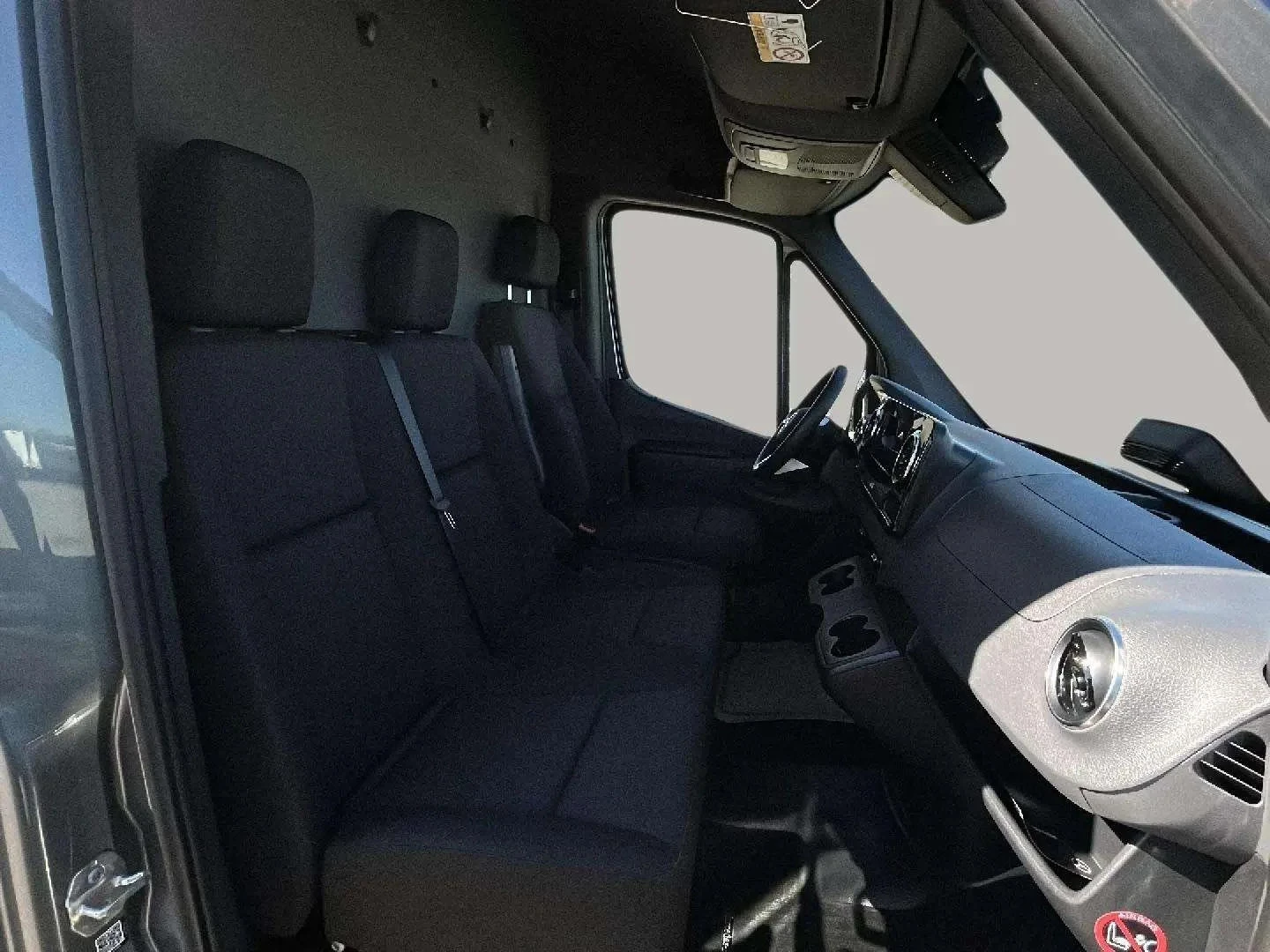 Mercedes-Benz-Sprinter-image-10