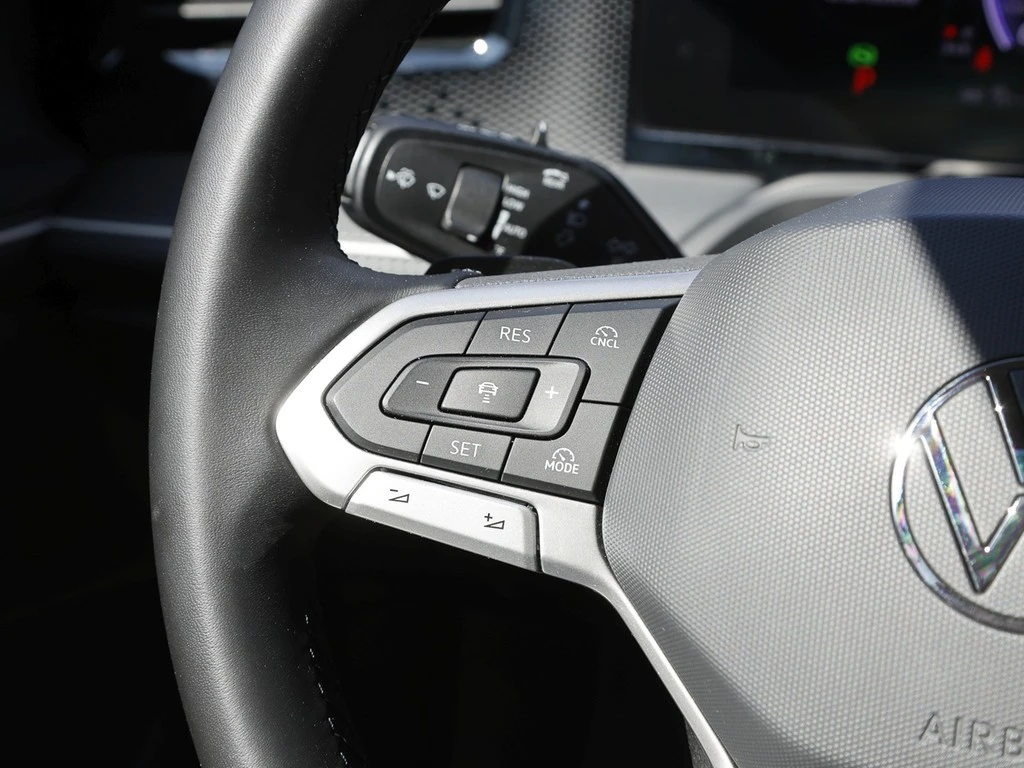 Volkswagen-Passat-image-15