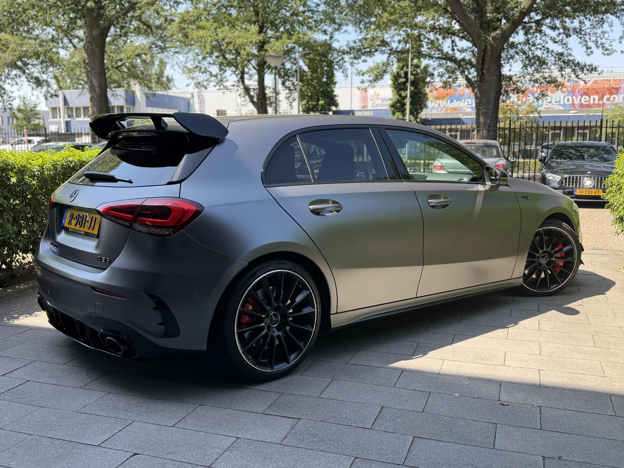Mercedes-Benz-A-Klasse-image-1