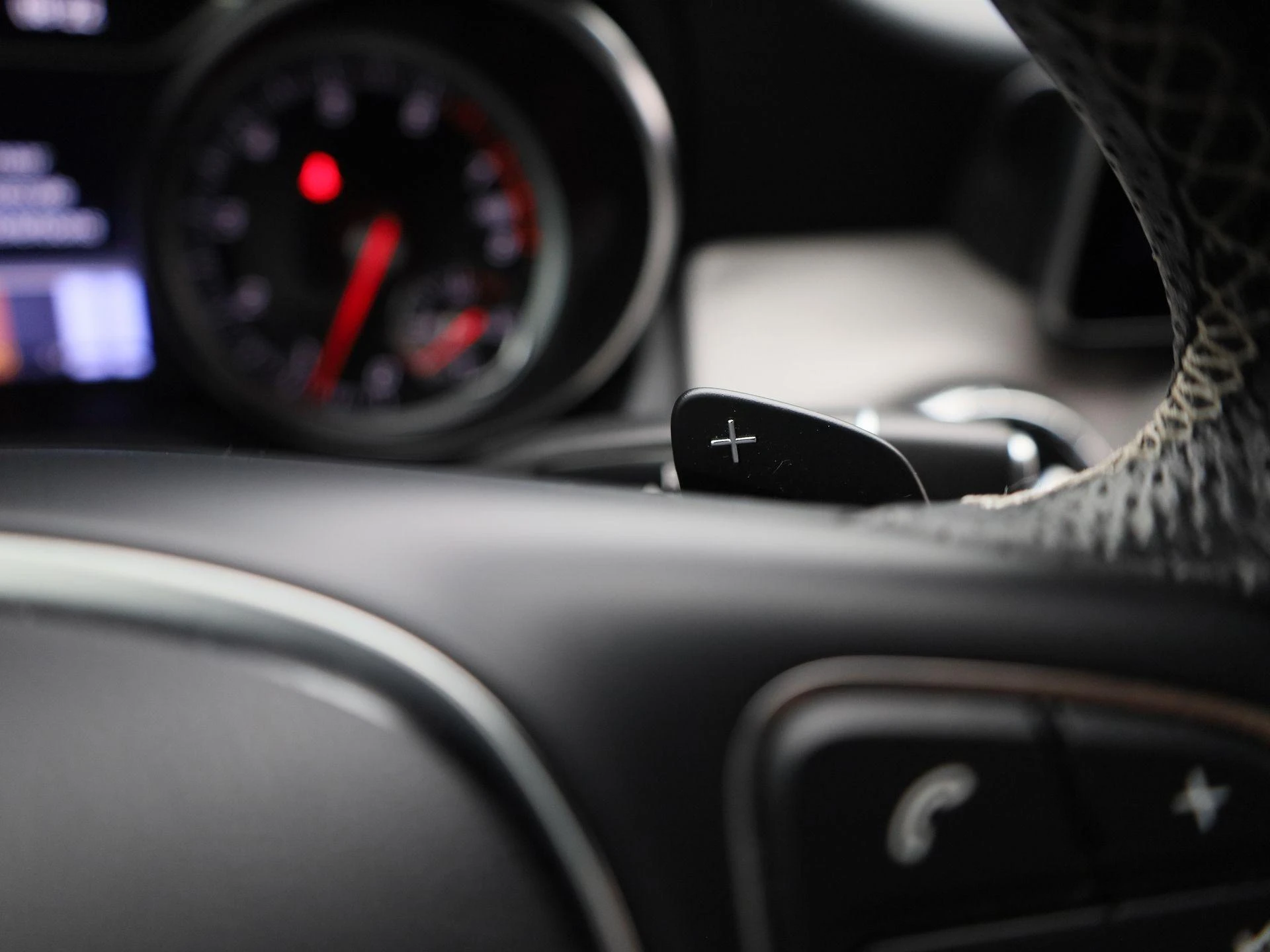 Mercedes-Benz-CLA-image-20