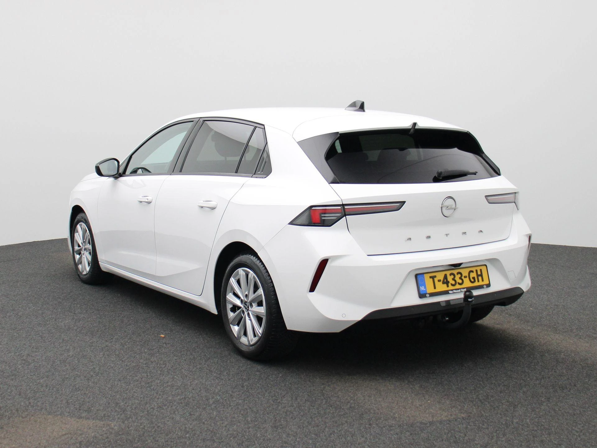 Opel-Astra-image-1