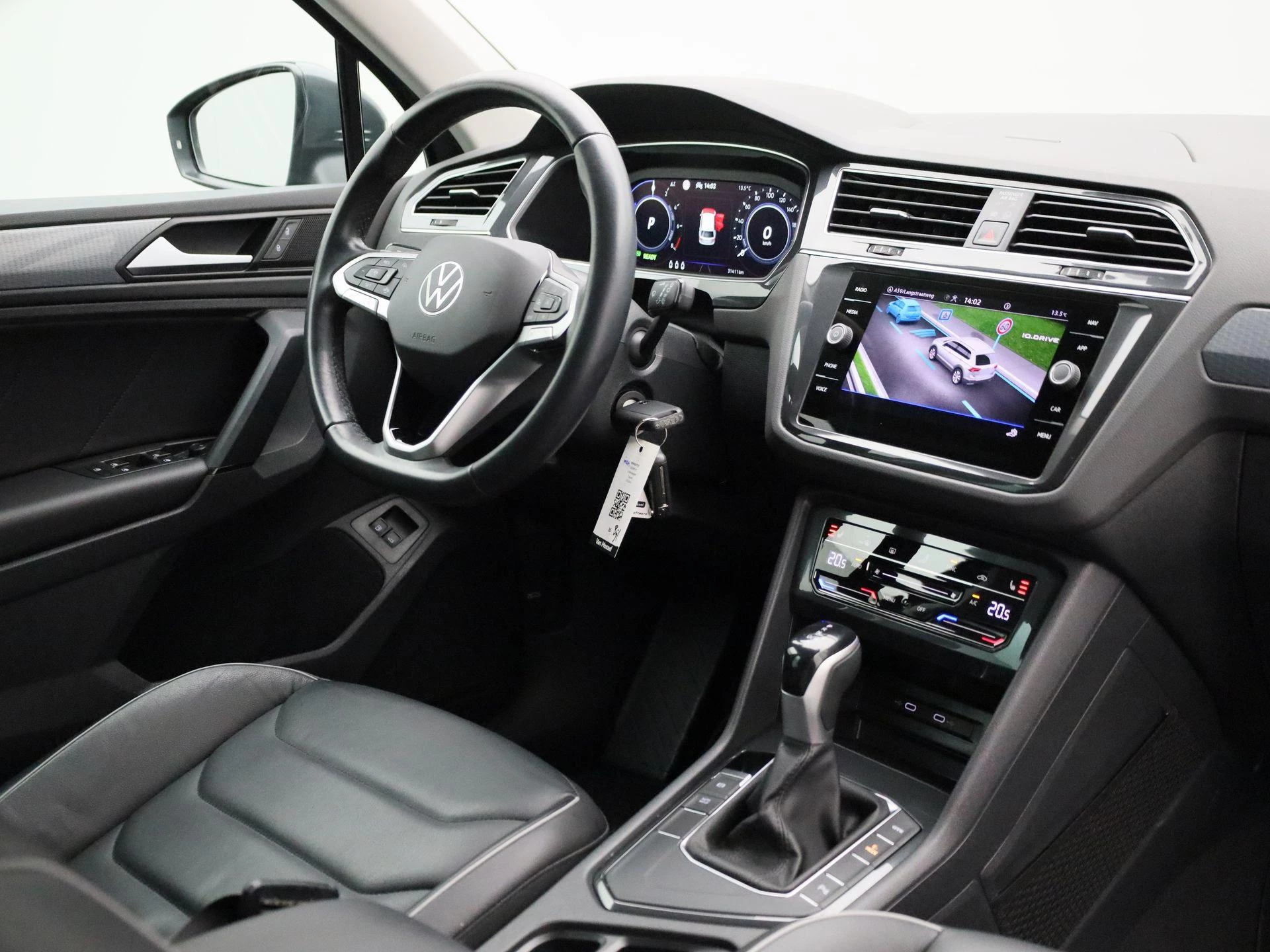 Volkswagen-Tiguan-image-38