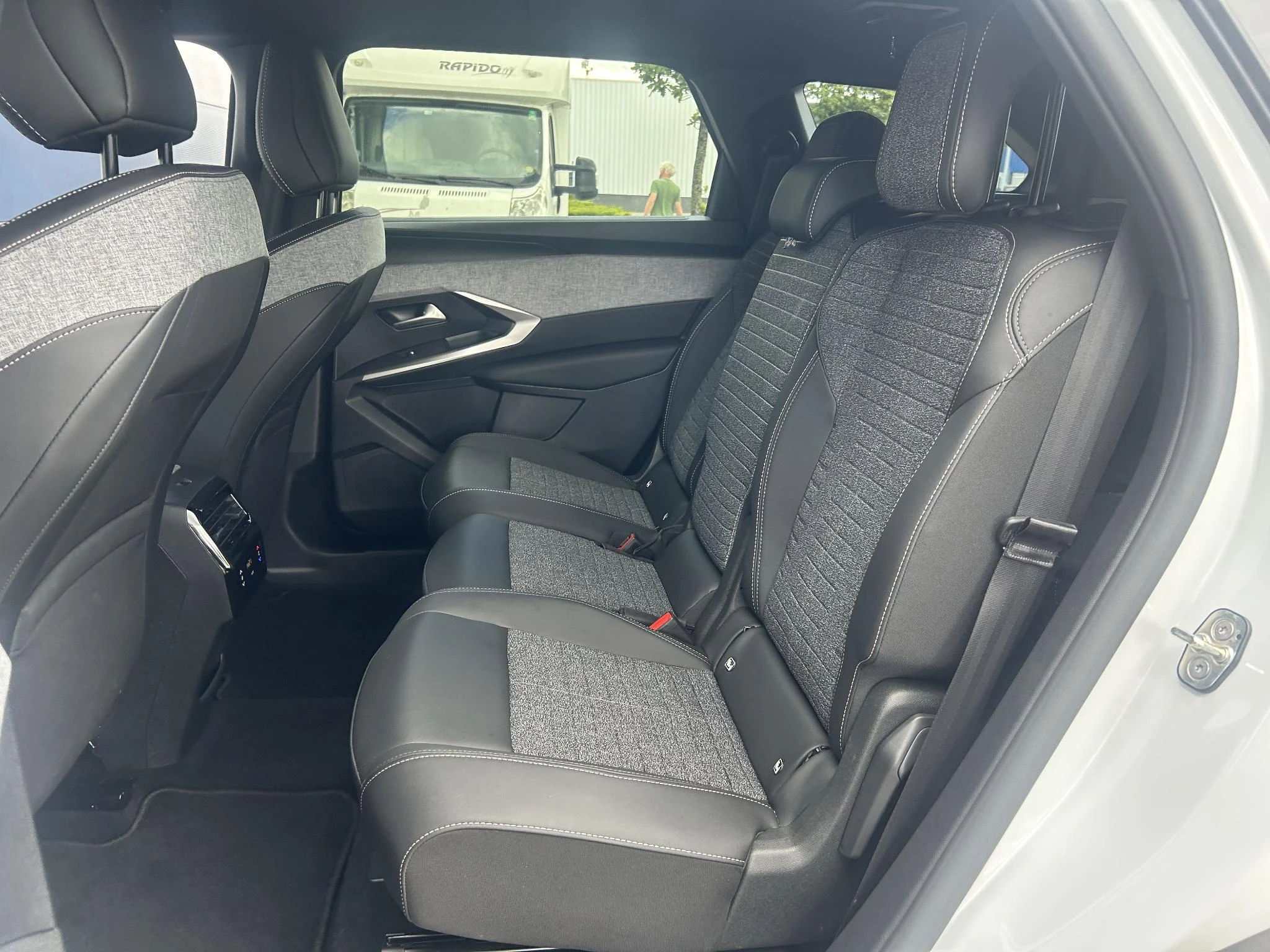 Peugeot-5008-image-19