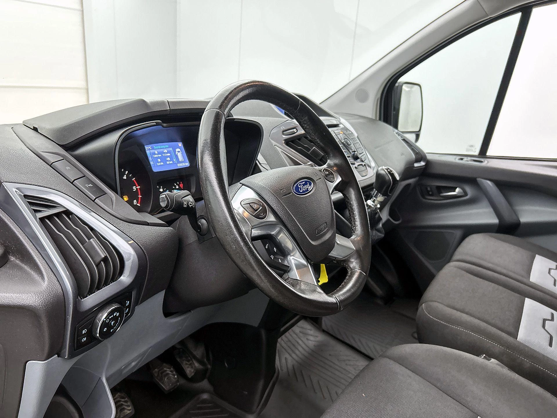 Ford-Transit Custom-image-20