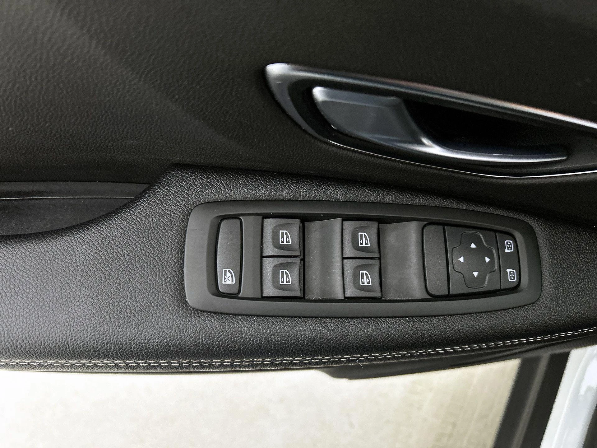 Renault-Grand Scénic-image-33