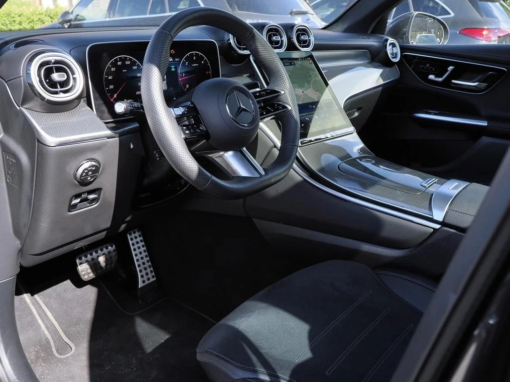 Mercedes-Benz-GLC 300 d-image-7