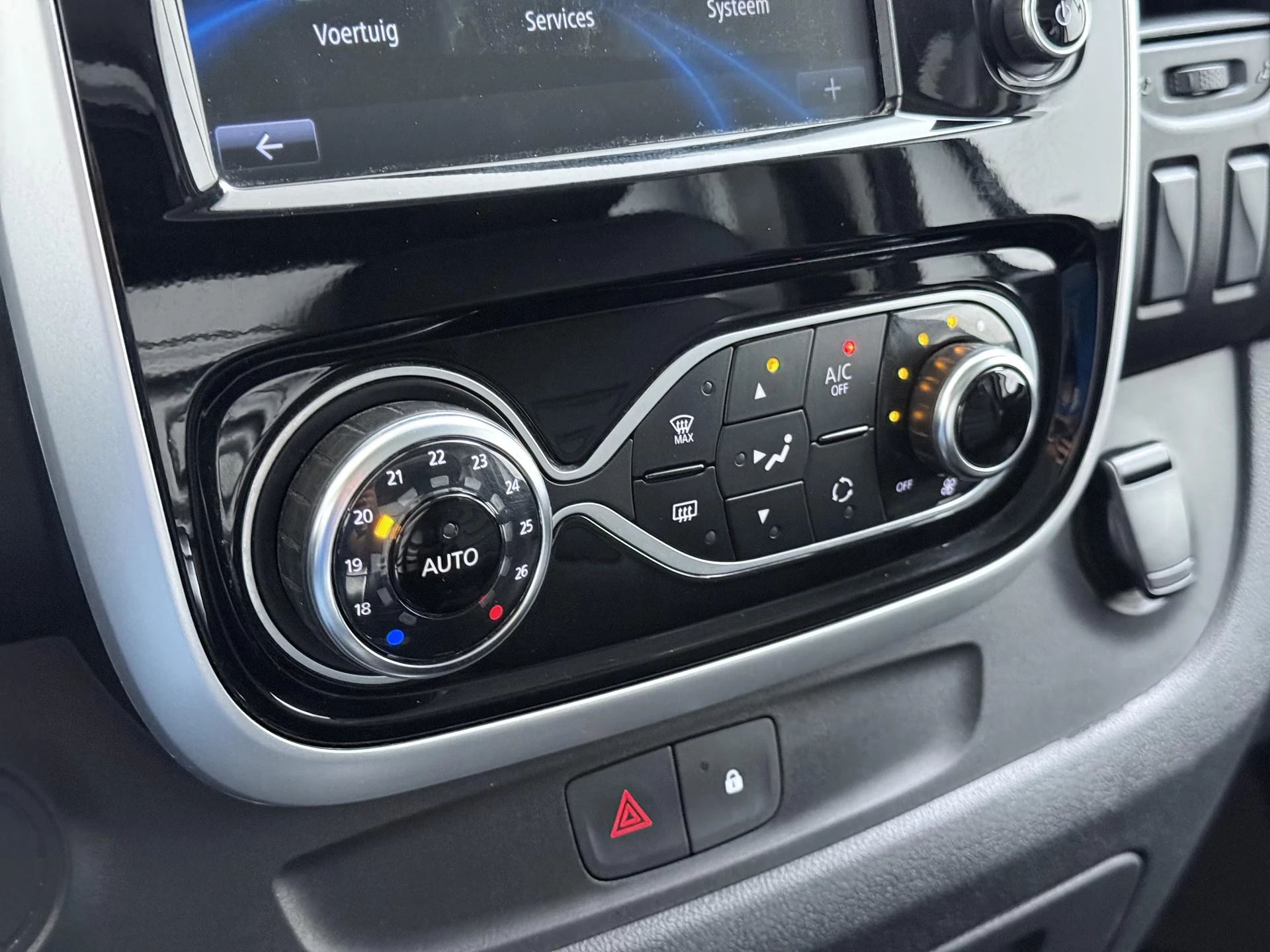 Renault-Trafic-image-26