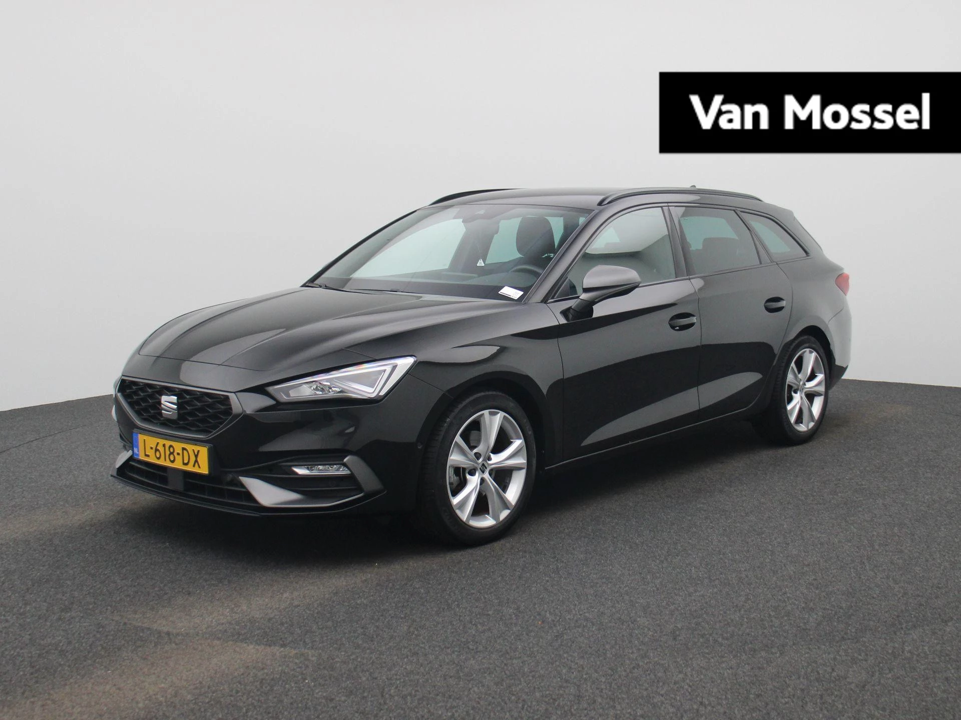 SEAT-Leon-image-0