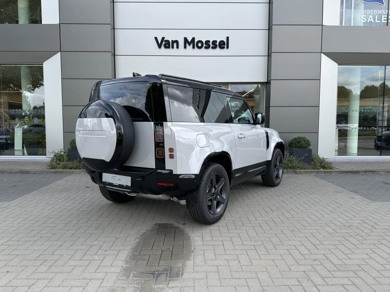 Land Rover-Defender-image-6