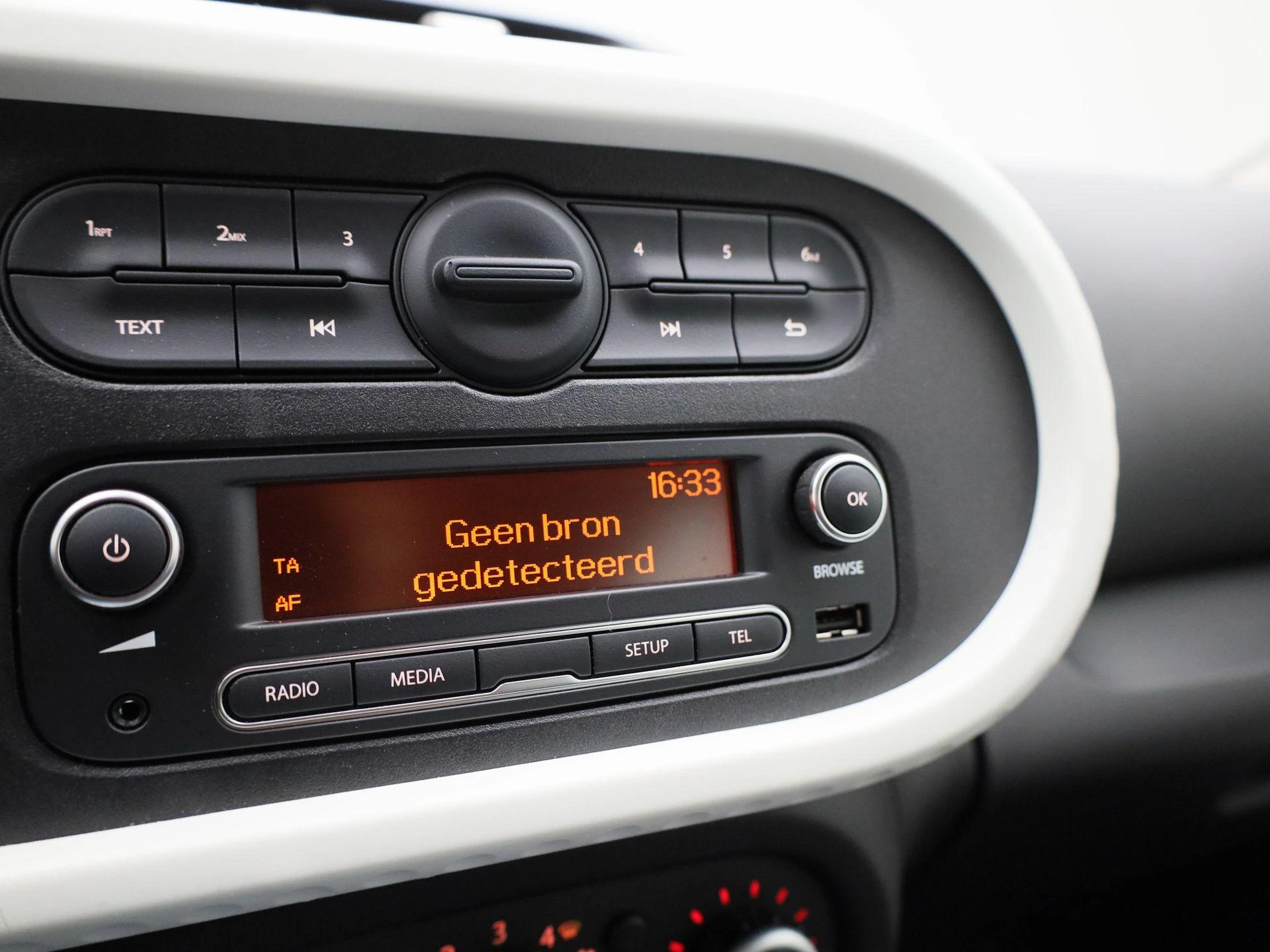 Renault-Twingo-image-16