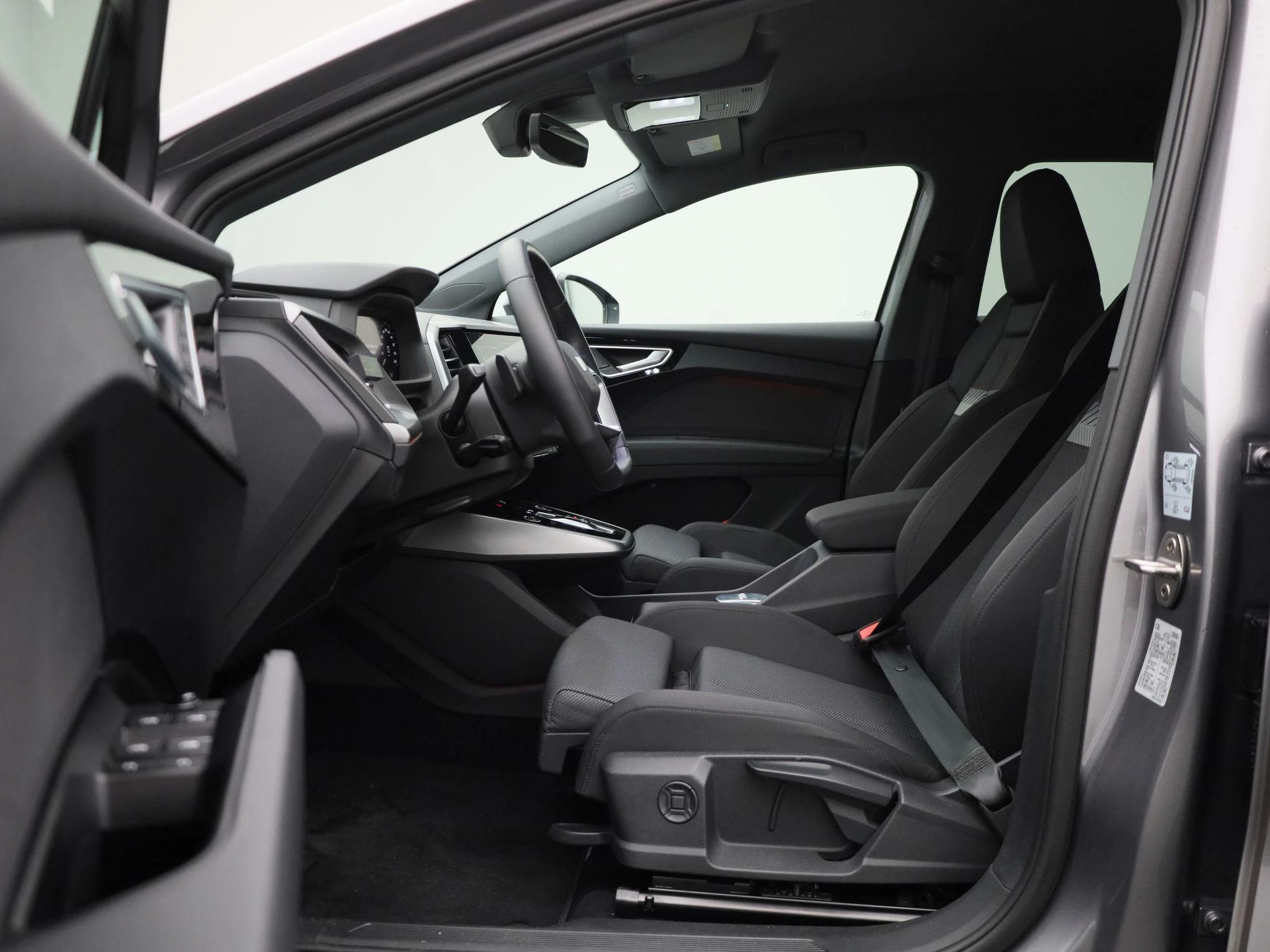 Audi-Q4 e-tron-image-12