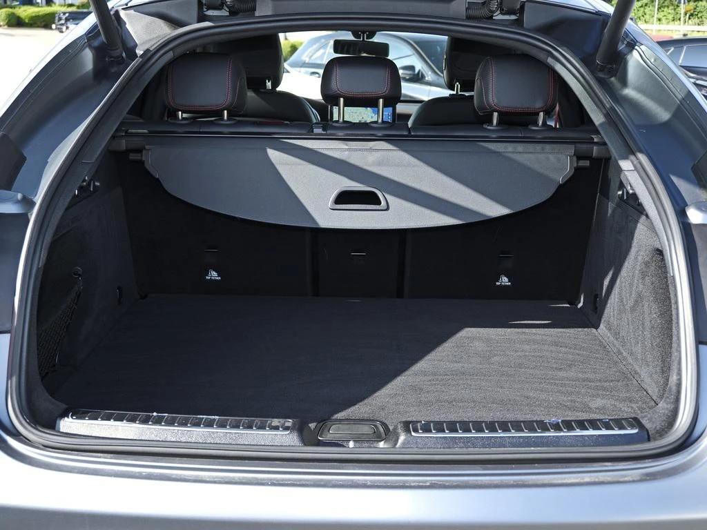 Mercedes-Benz-GLC 200-image-16