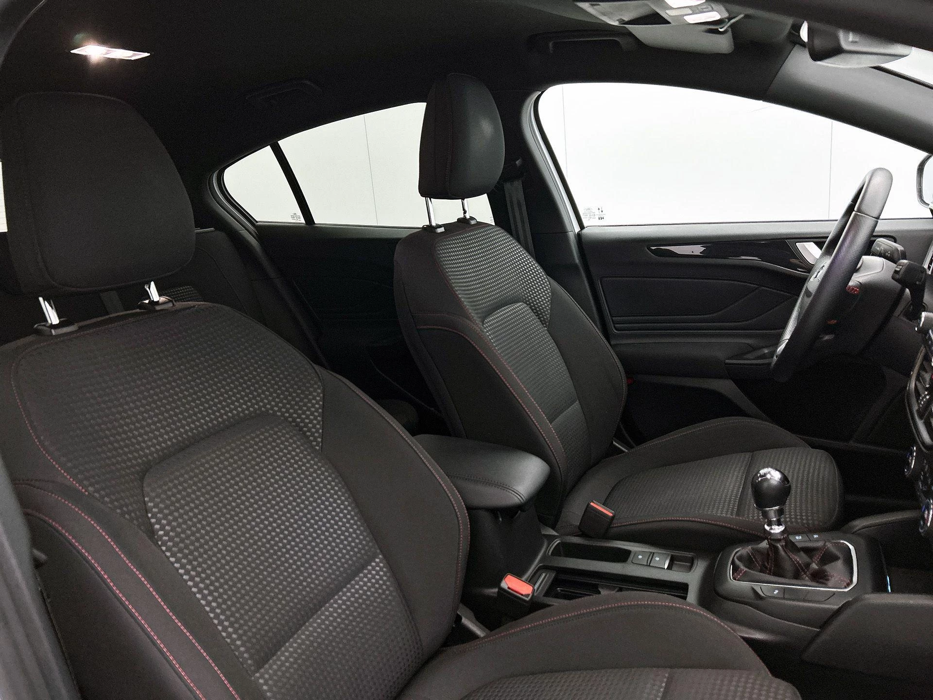 Ford Focus 1.0 EcoBoost Hybrid ST Line X Business