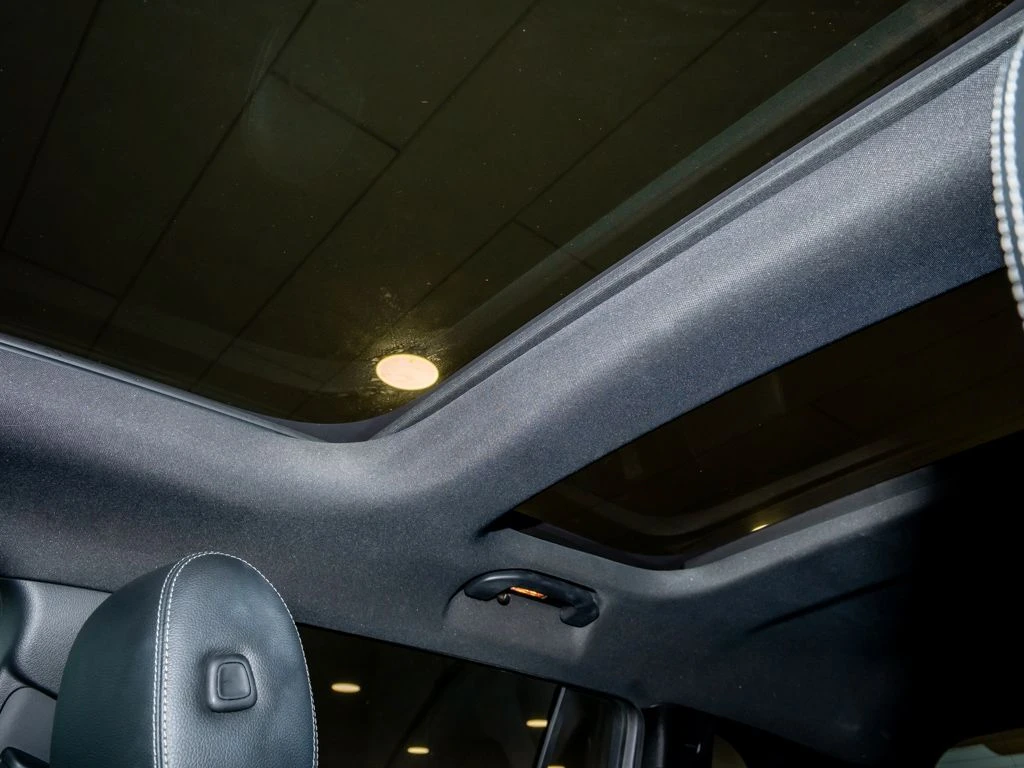 Mercedes-Benz-EQB 250-image-14
