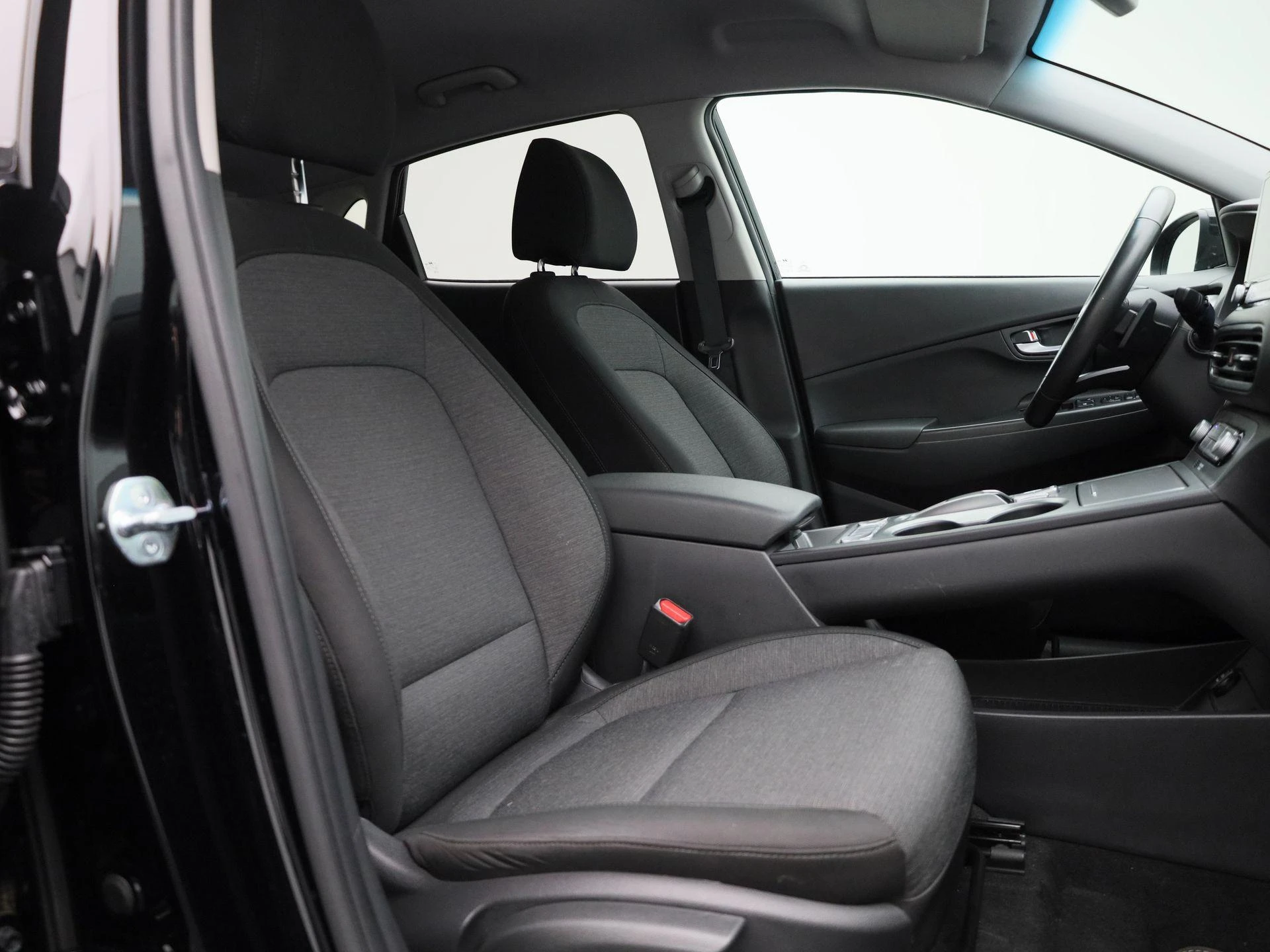 Hyundai-Kona-image-33
