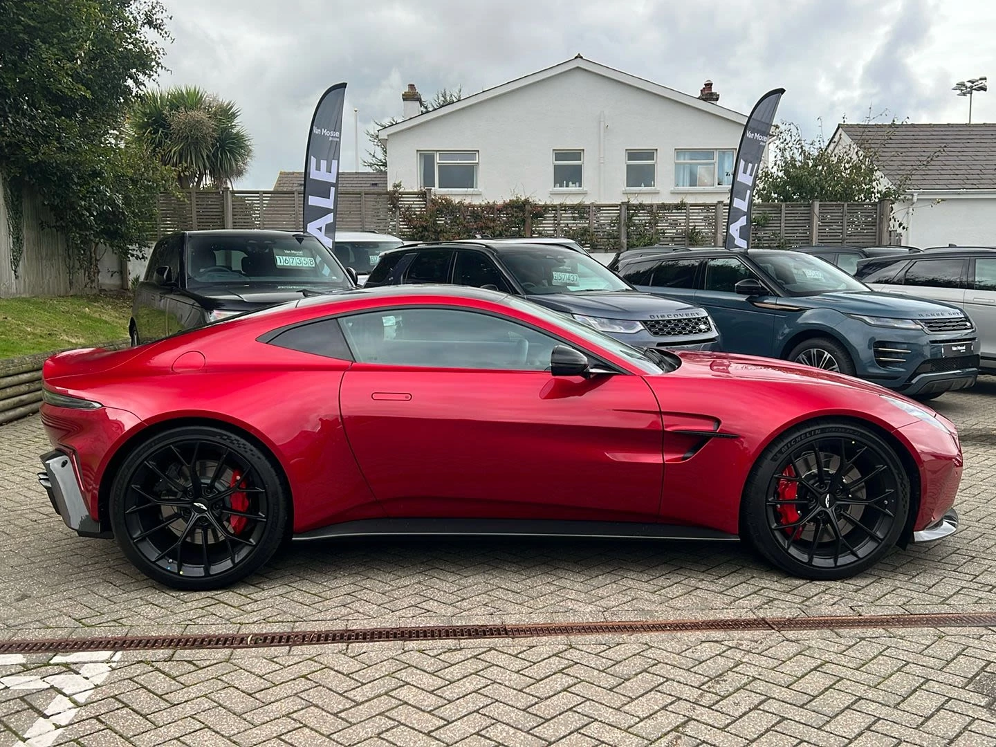 Aston Martin V8 Vantage, image 10