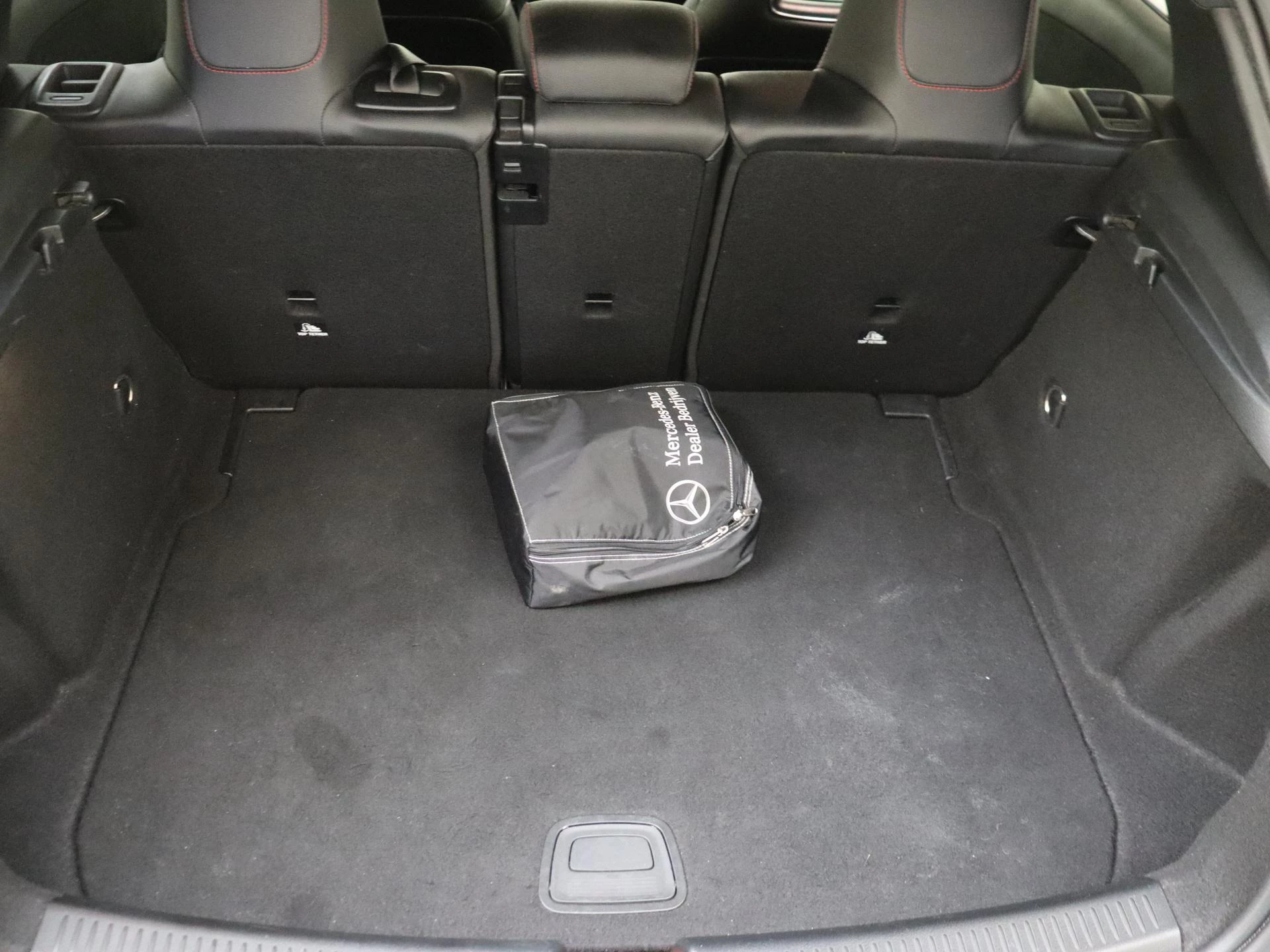 Mercedes-Benz A-Klasse 180 Business Solution AMG
