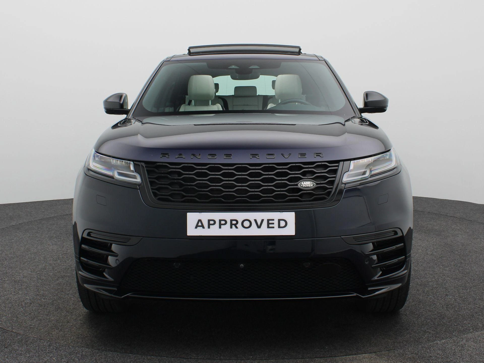 Land Rover-Range Rover Velar-image-2