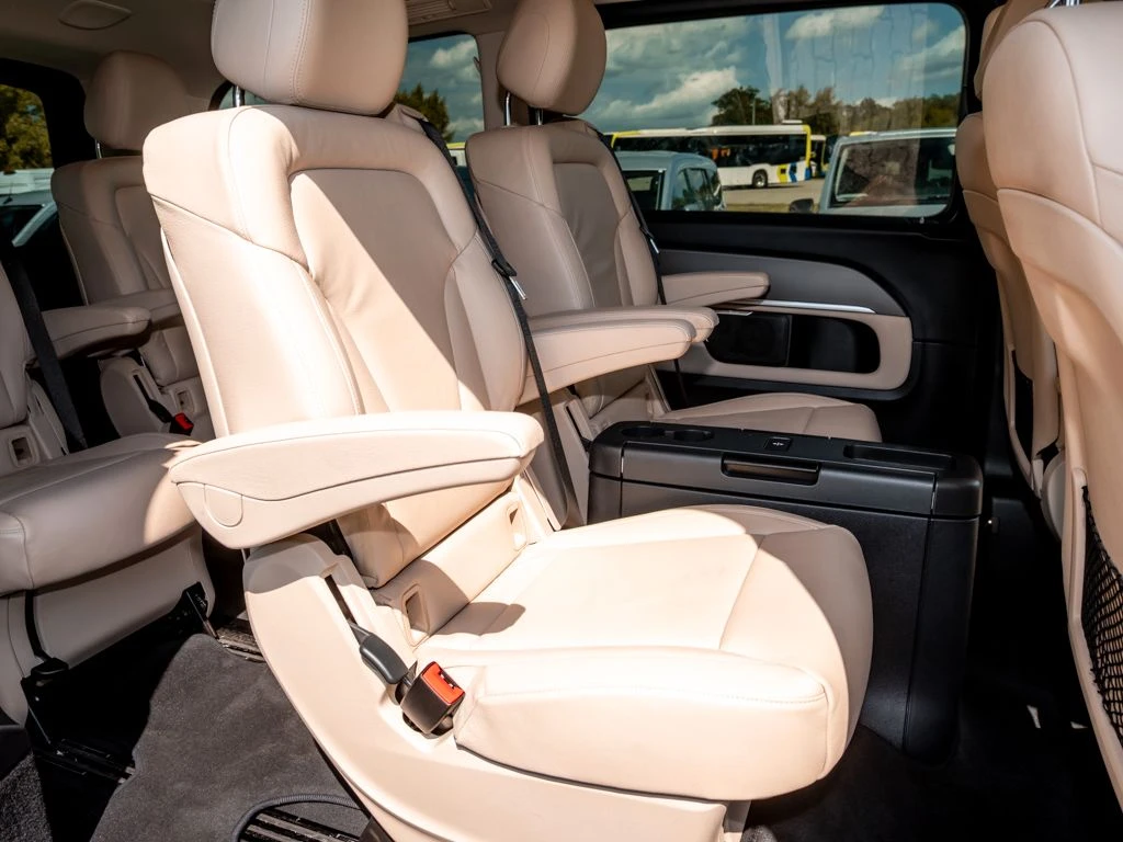 Mercedes-Benz-V-Klasse 250 d-image-10