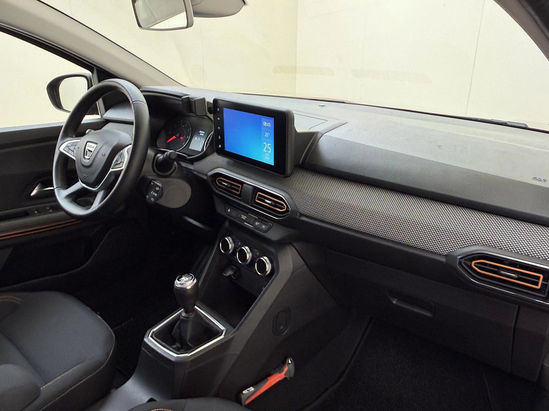 Dacia-Sandero Stepway-image-4