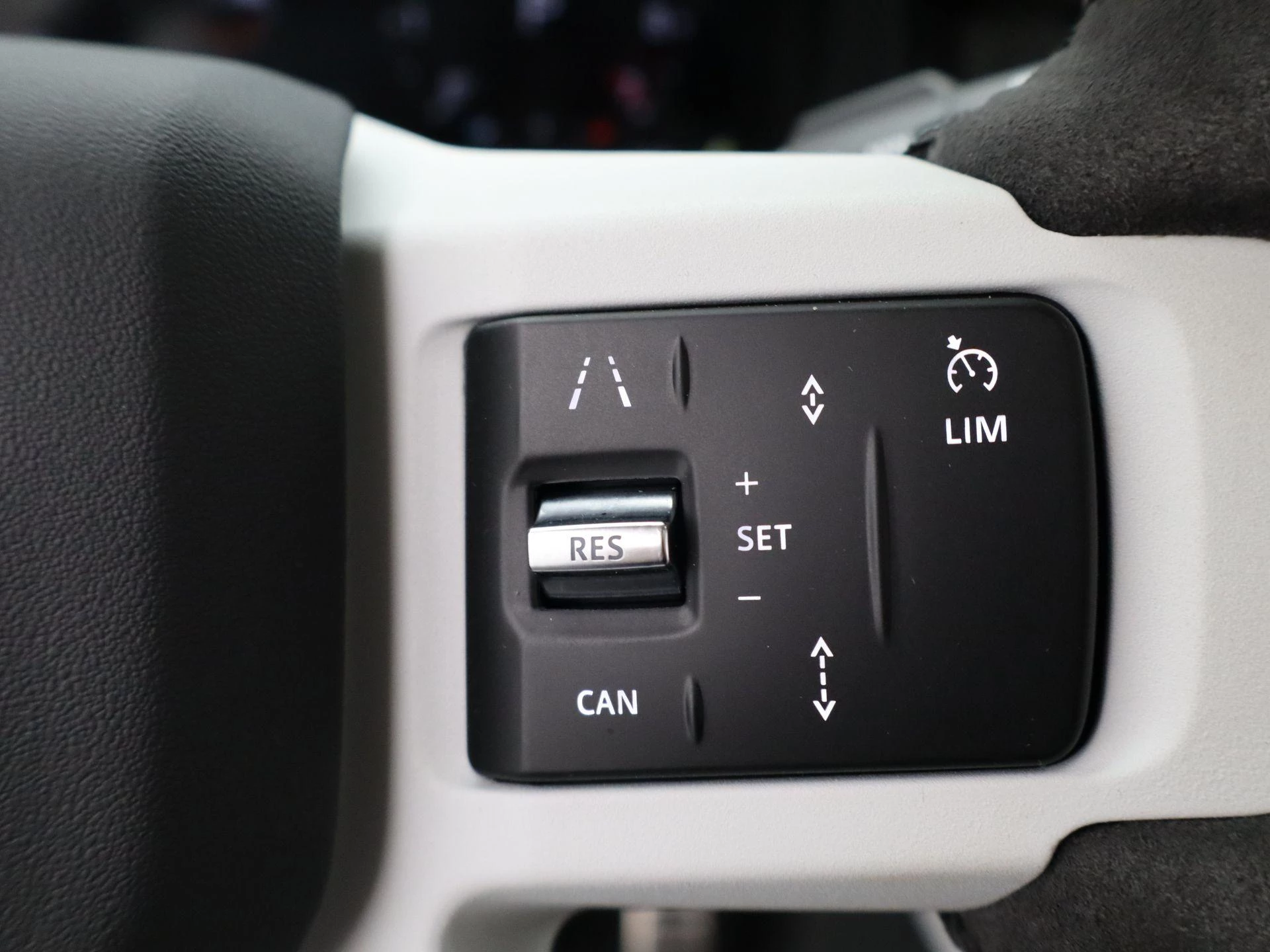 Land Rover-Defender-image-25