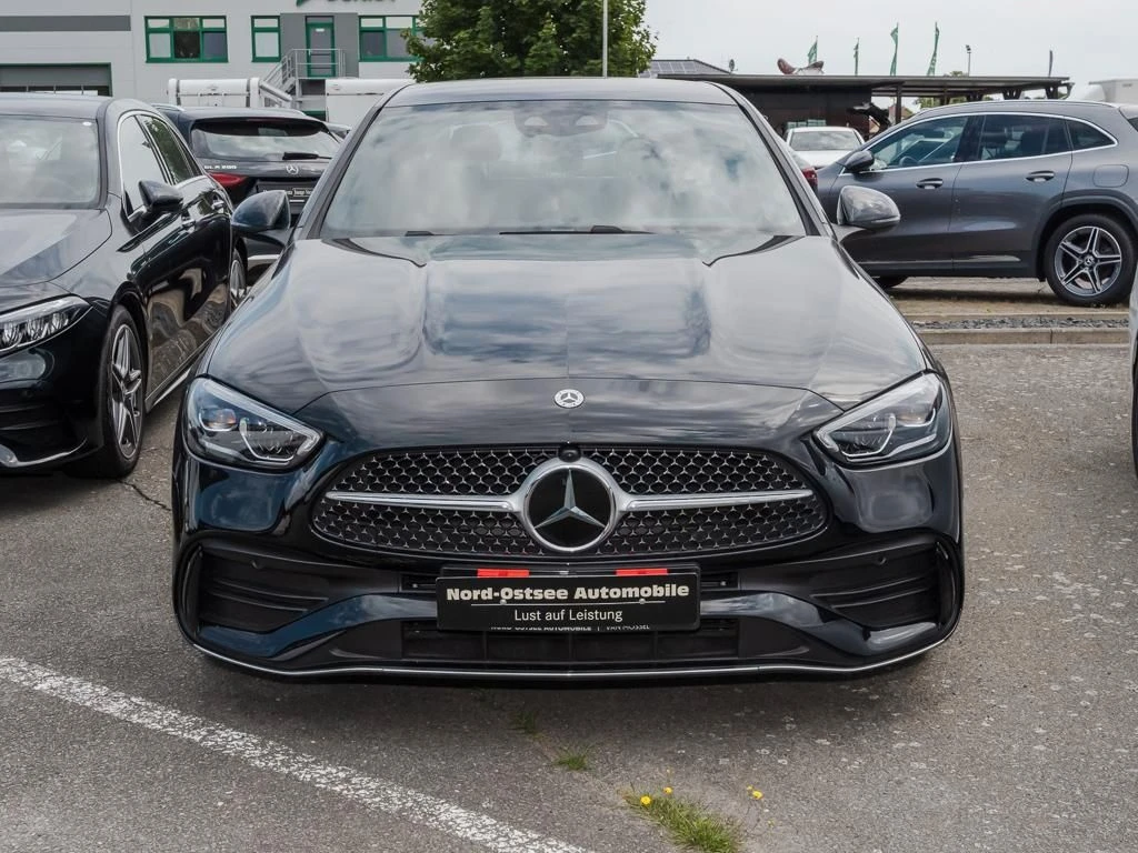 Mercedes-Benz-C-Klasse 300-image-3