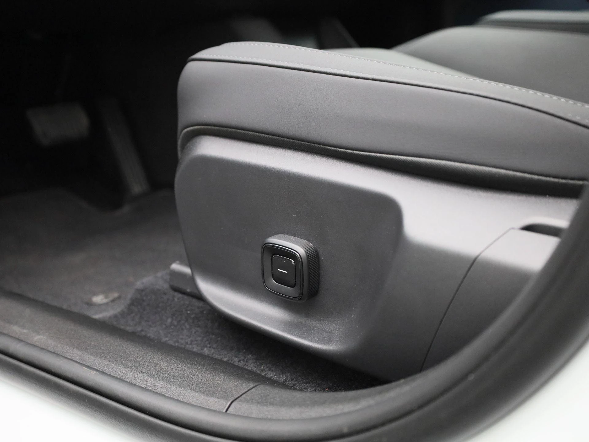 Volvo-EX30-image-29